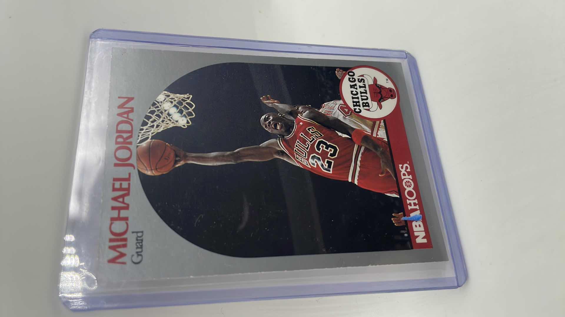 Photo 1 of 1990 MICHAEL JORDAN NBA HOOPS CARD 65 