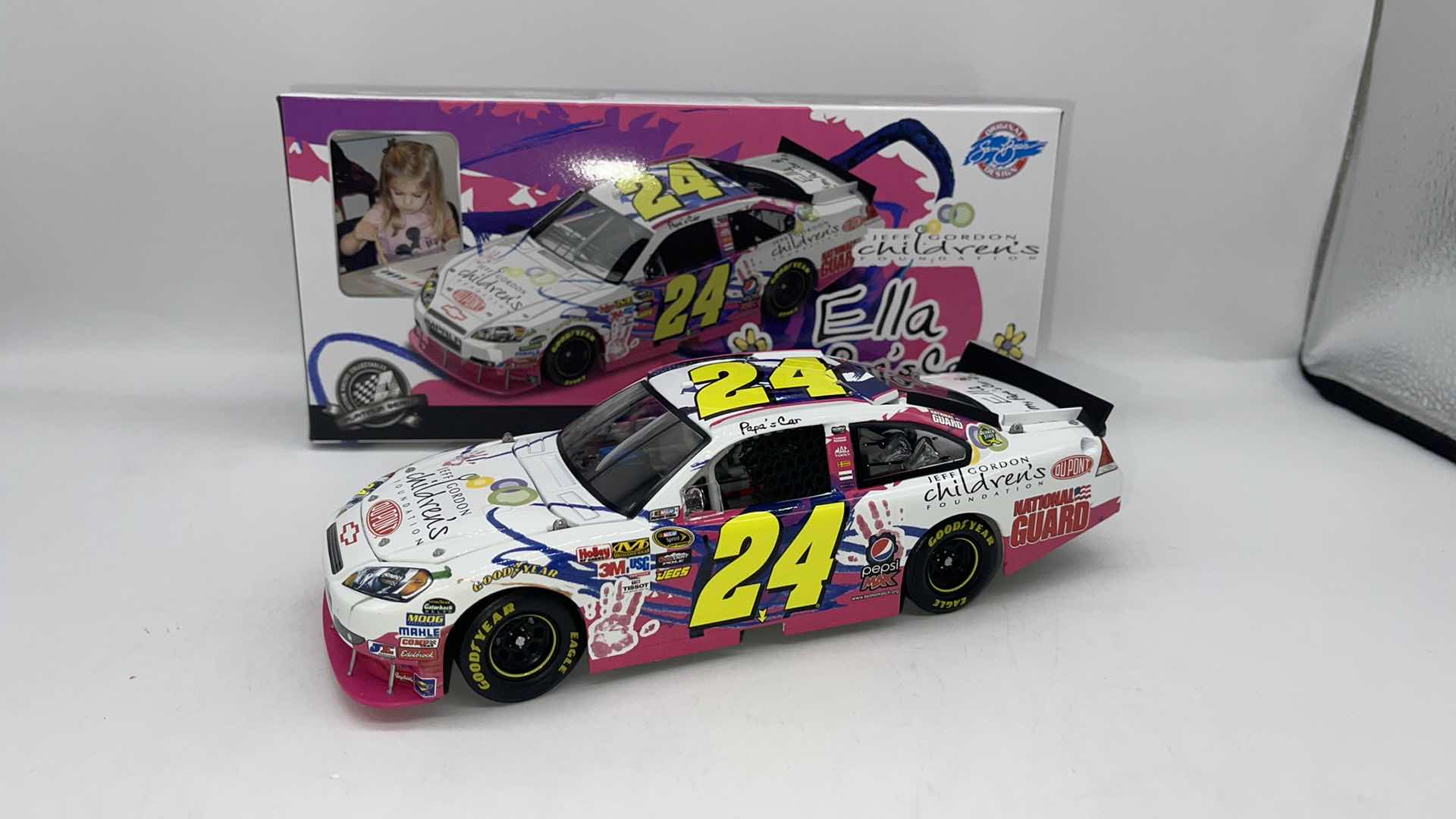 Photo 1 of  2010 JEFF GORDON ELLA/ PAPA'S CAR CHILDREN'S FOUNDATION HENDRICK MOTORSPORTS DIE CAST CAR 1:24