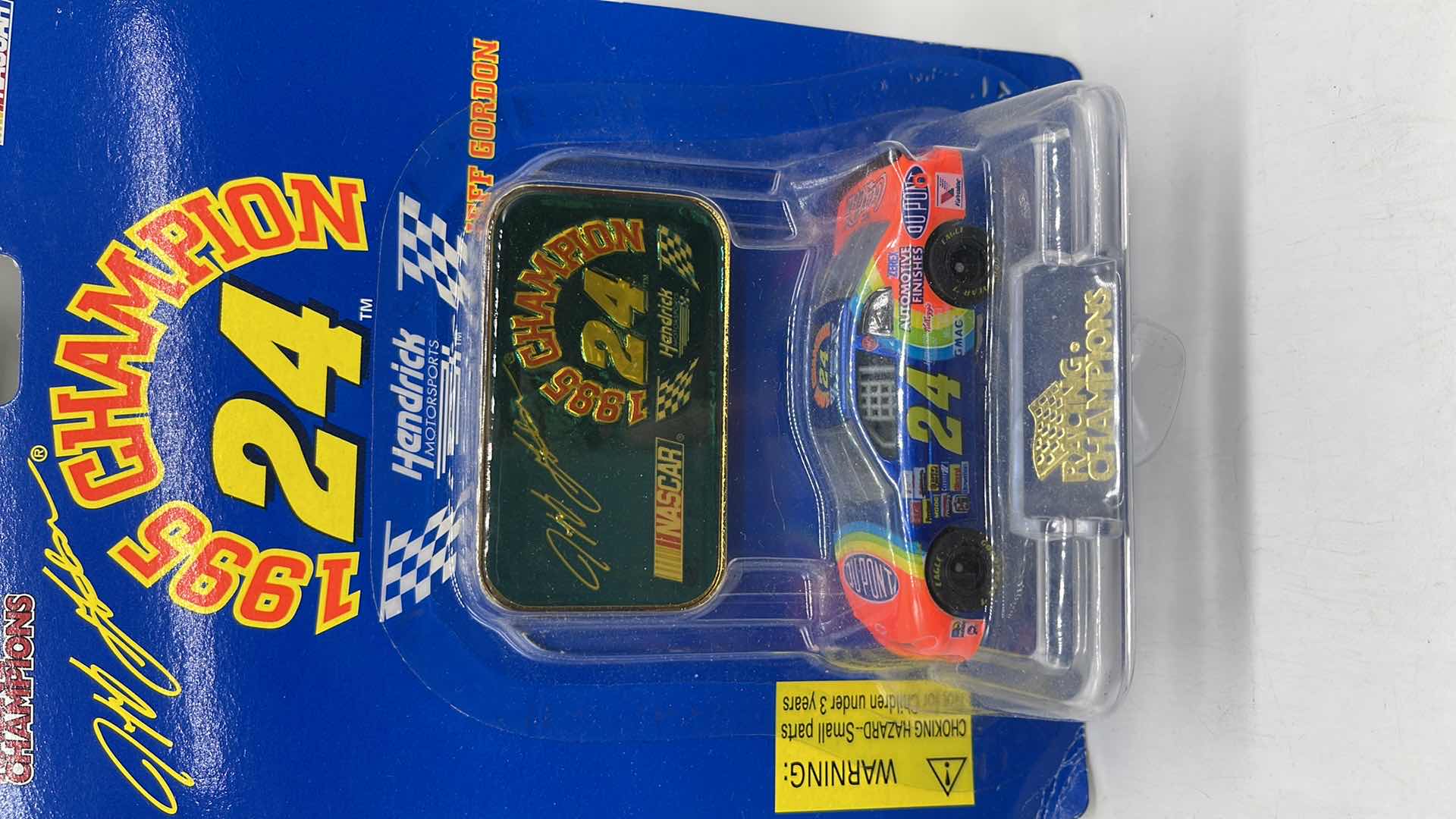 Photo 3 of 1995 JEFF GORDAN DUPONT RAINBOW RACING CHAMPION NASCAR DIECAST 1:64 