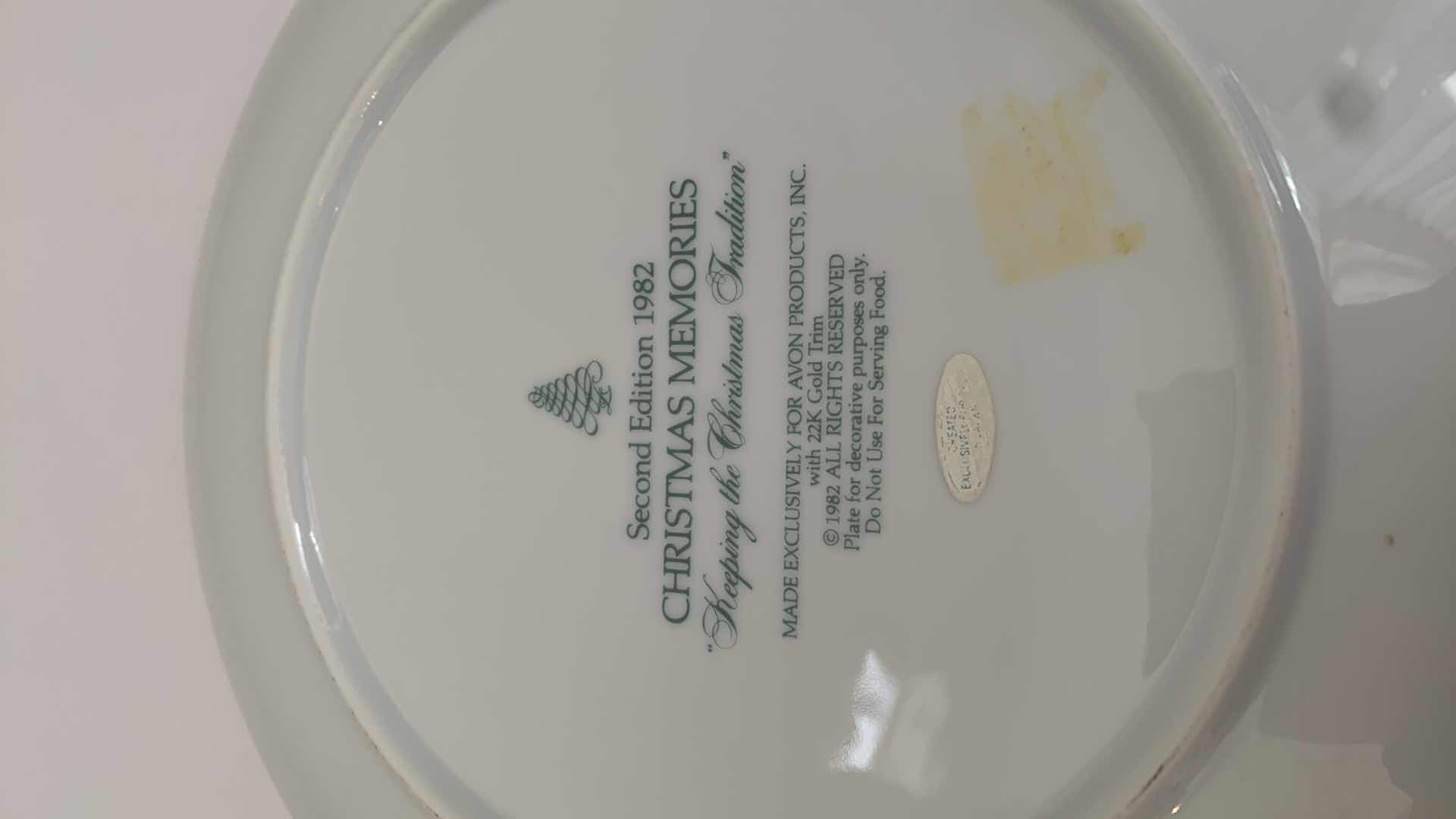 Photo 3 of AVON PRODUCTS “KEEPING THE CHRISTMAS TRADITION” PLATE 9” WIDE