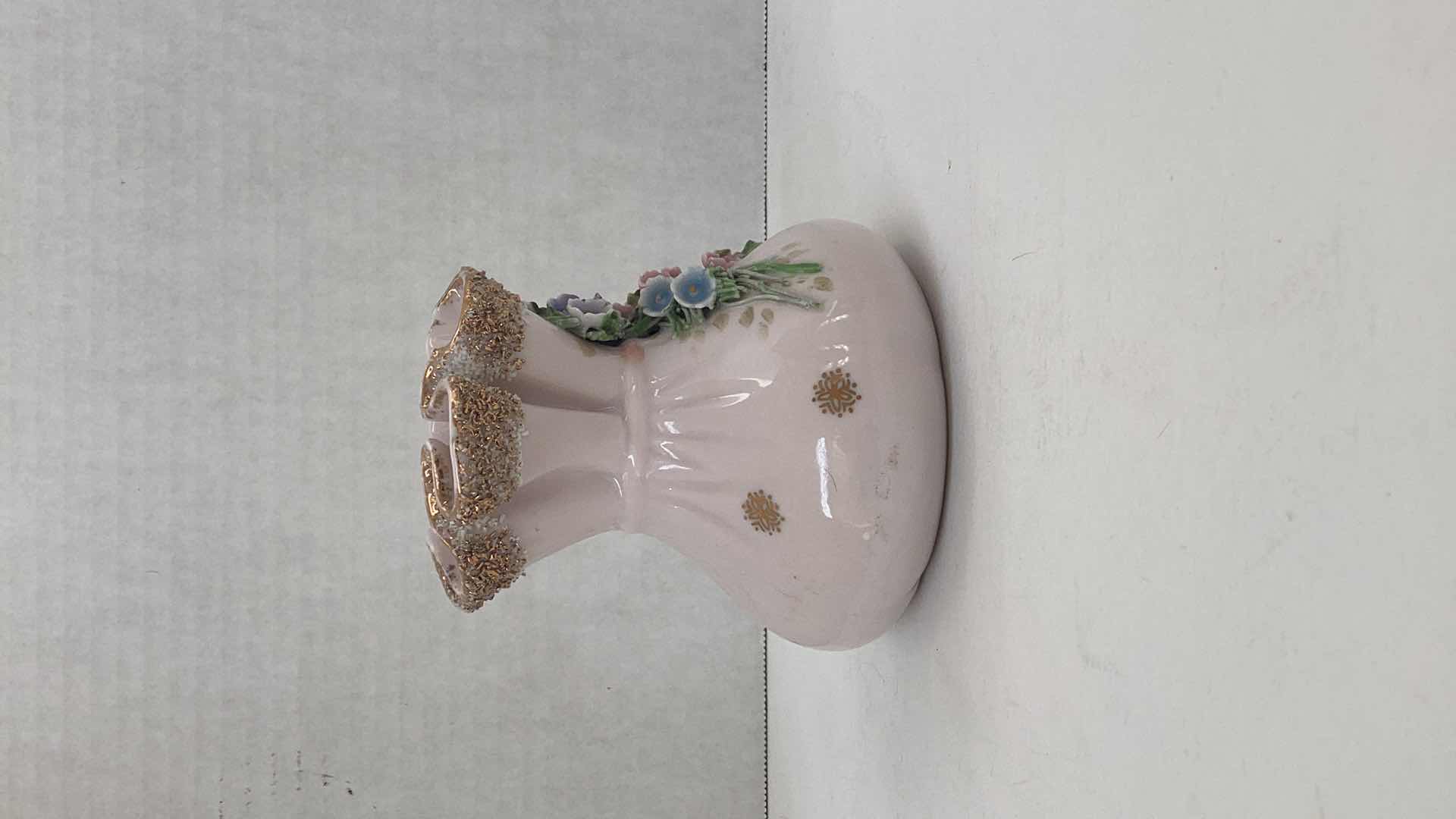 Photo 2 of VINTAGE LEFTON CHINA FLORAL HAND PAINTED VASE