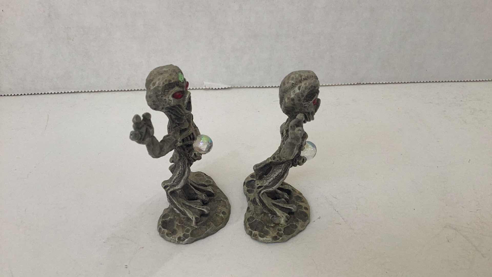 Photo 4 of SET OF 2 PEWTER ALIENS 3 INCHES TALL