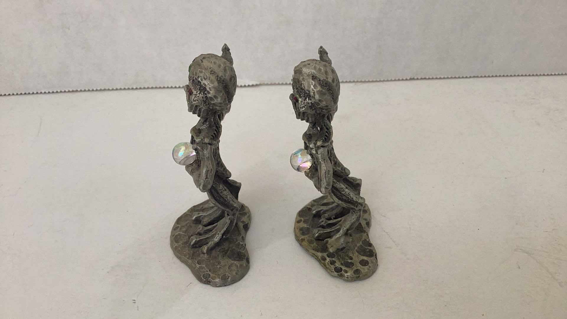 Photo 2 of SET OF 2 PEWTER ALIENS 3 INCHES TALL
