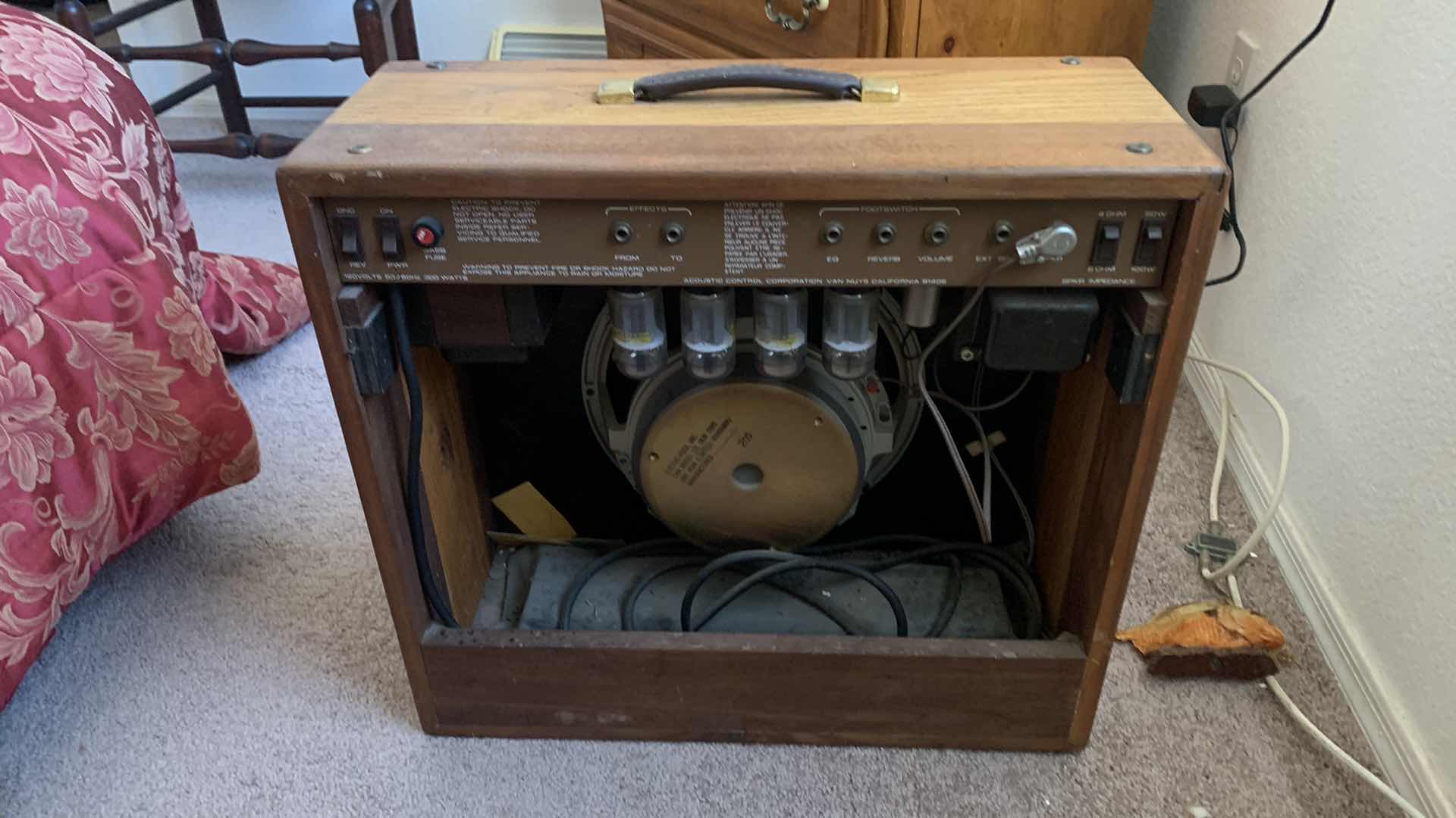 Photo 6 of VINTAGE ACOUSTIC AMPLIFIER IN WOOD CASING