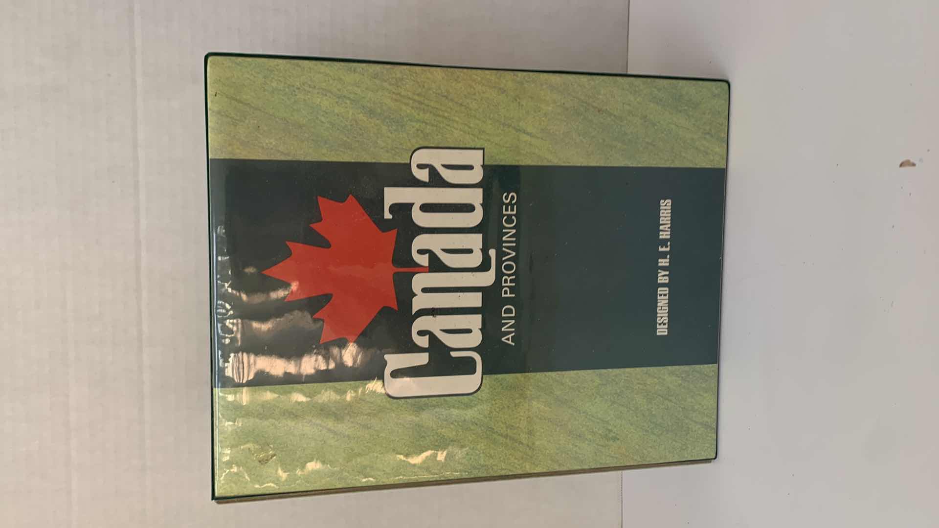 Photo 1 of CANADA AND PROVINCES STAMP ALBUM