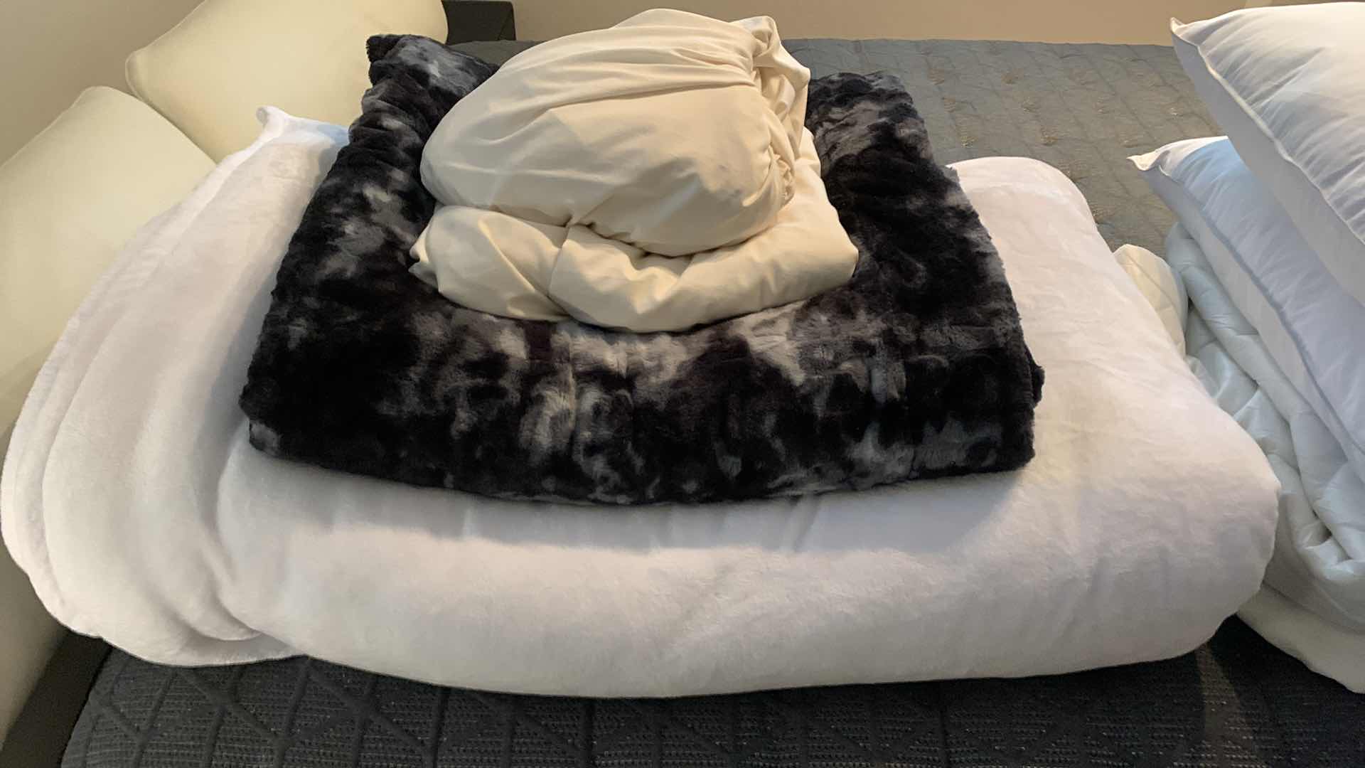 Photo 6 of CAL KING BEDDING ENSEMBLE; MATTESS PAD, SHEET SET, IVORY COMFORTER AND FAUX FUR BLANKET AND TWO PILLOWS