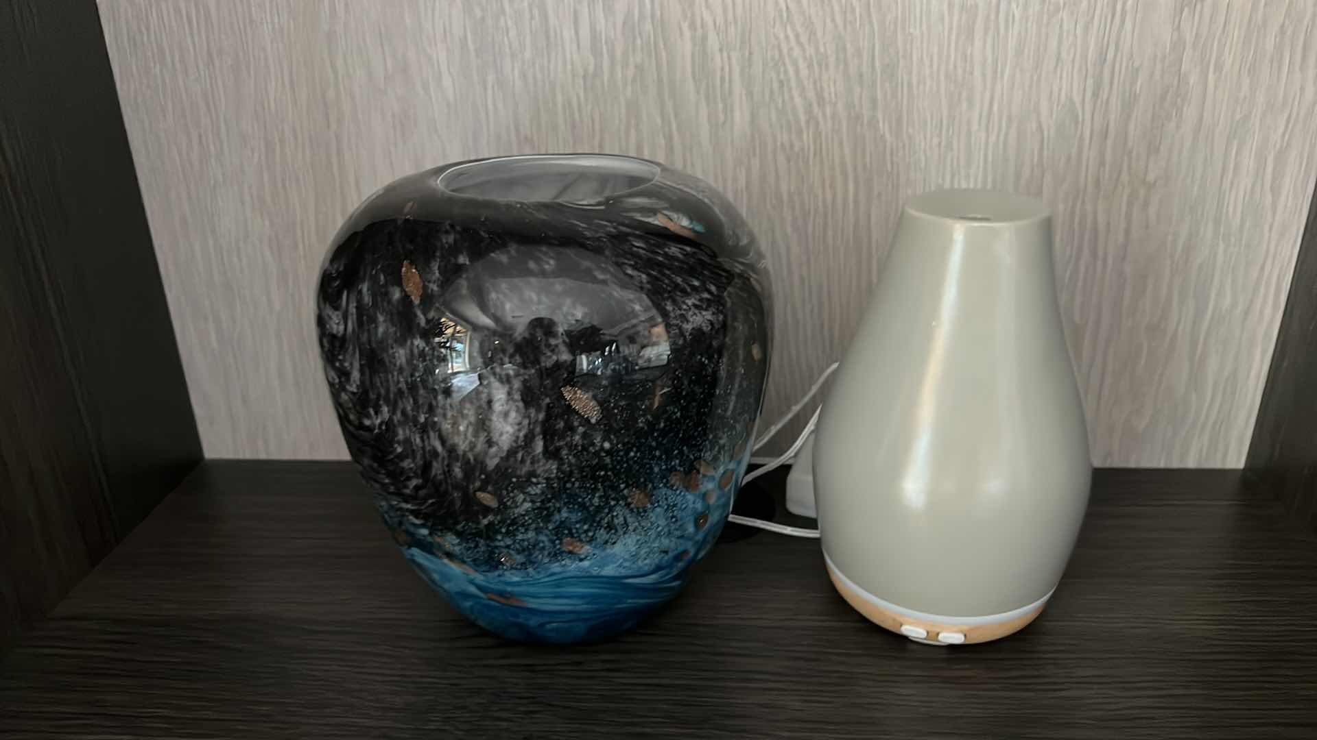 Photo 5 of AIR DIFFUSER & BLUE GLASS VASE