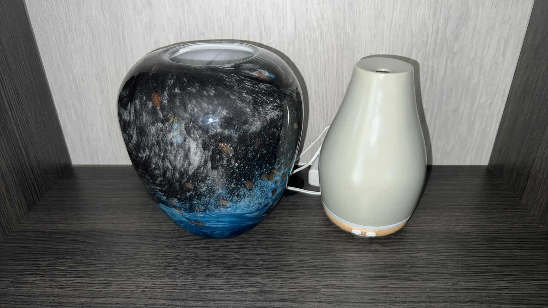 Photo 2 of AIR DIFFUSER & BLUE GLASS VASE