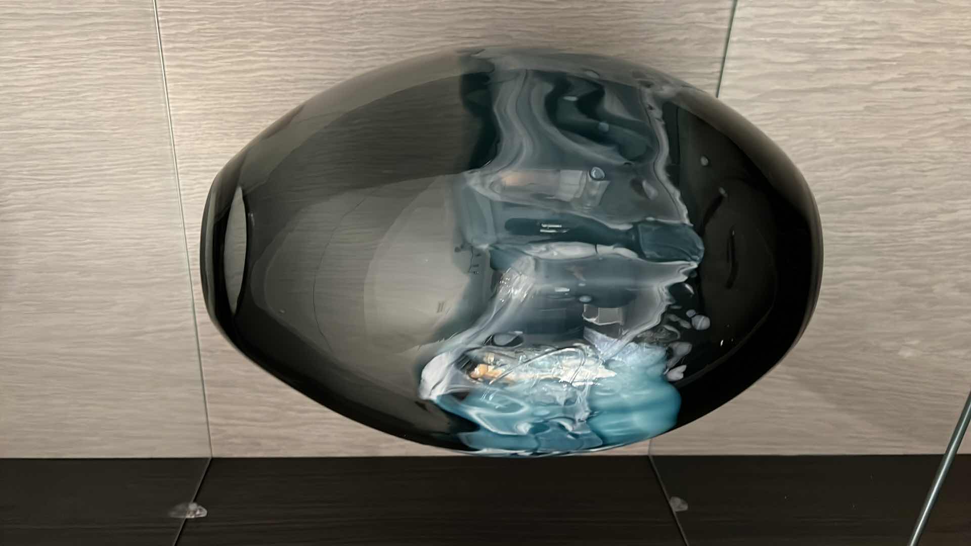 Photo 2 of MESCOLARE VASE-URN BY CYAN DESIGN H17”