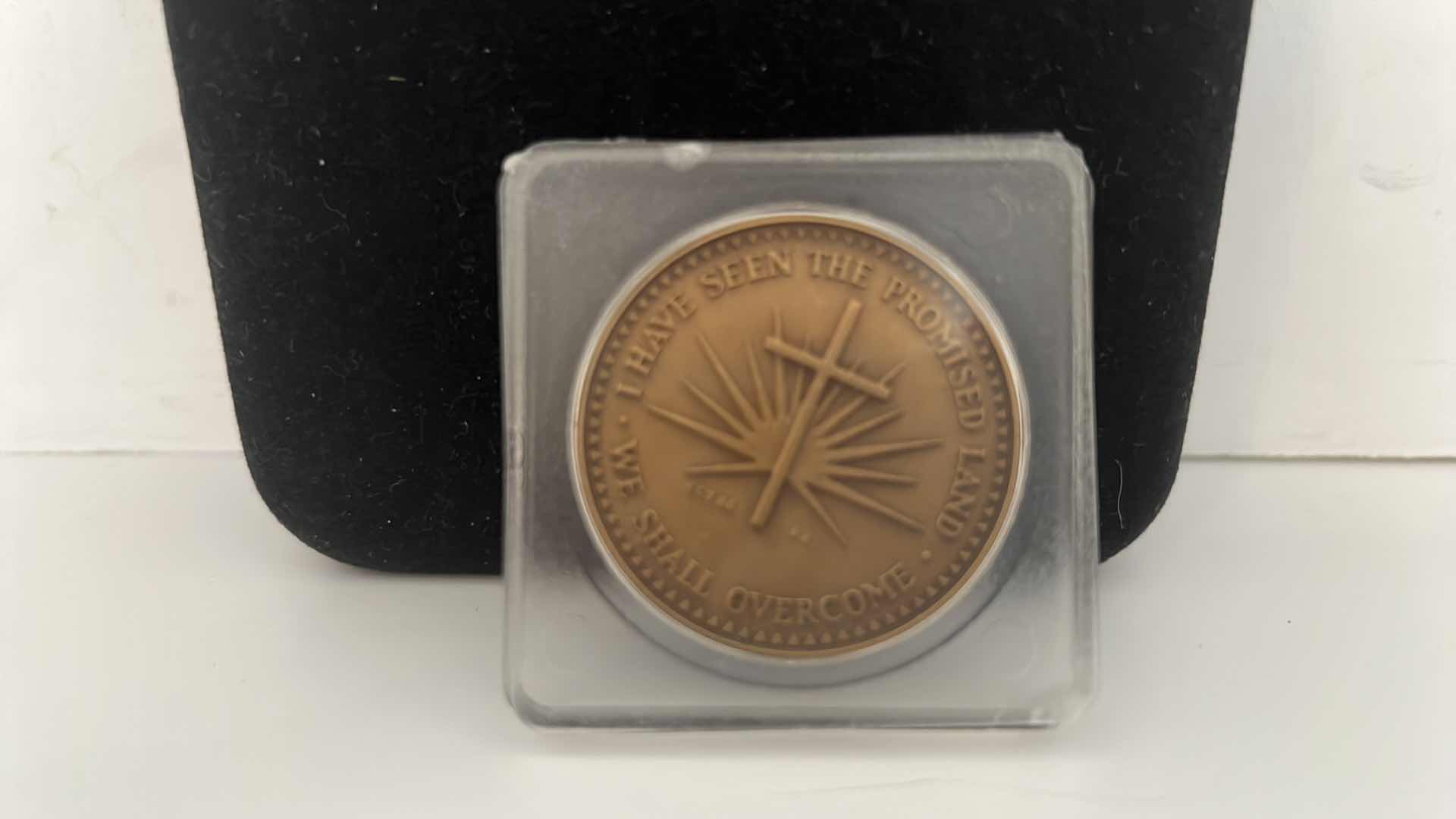 Photo 3 of MARTIN LUTHER KING JR 1929-1968 COIN TOKEN