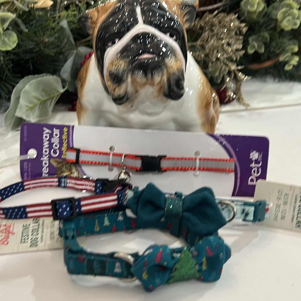 Photo 1 of 4 HOLIDAY DOG COLLARS SIZE XS & S