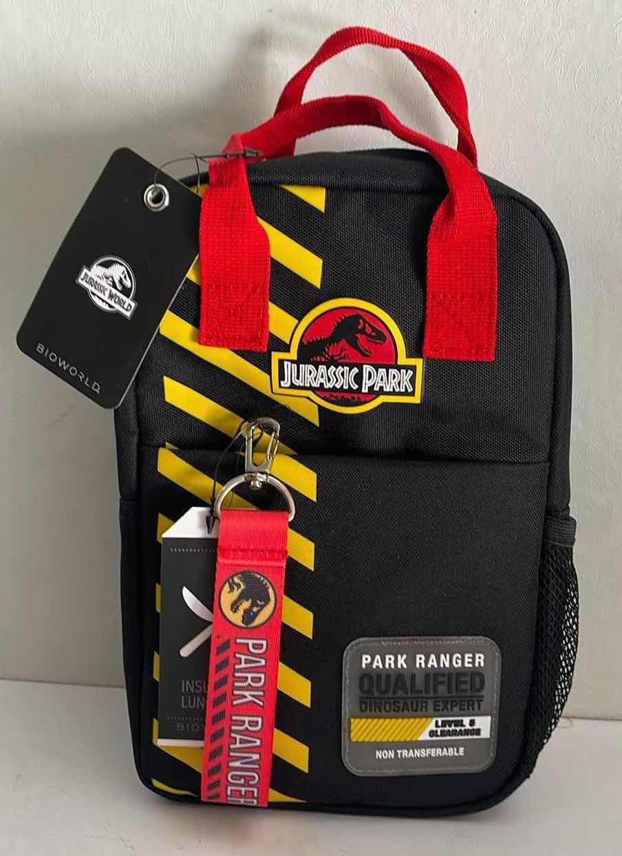 Photo 1 of NWT JURASSIC PARK INSULATED LUNCH TOTE - RETAIL PRICE $24.99