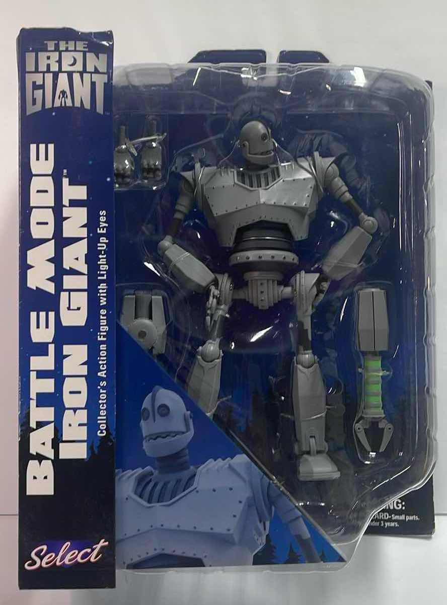 Photo 1 of NIB THE IRON GIANT BATTLE MODE IRON GIANT COLLECTOR ACTION FIGURE- RETAIL PRICE $31.99