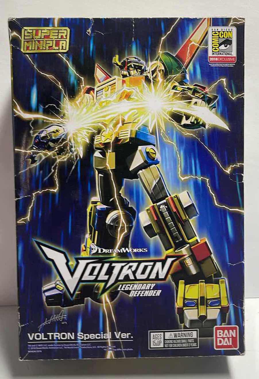 Photo 1 of RARE DREAM WORKS VOLTRON LEGENDARY DEFENDER- SPECIAL VERSION- RETAIL PRICE $215.00