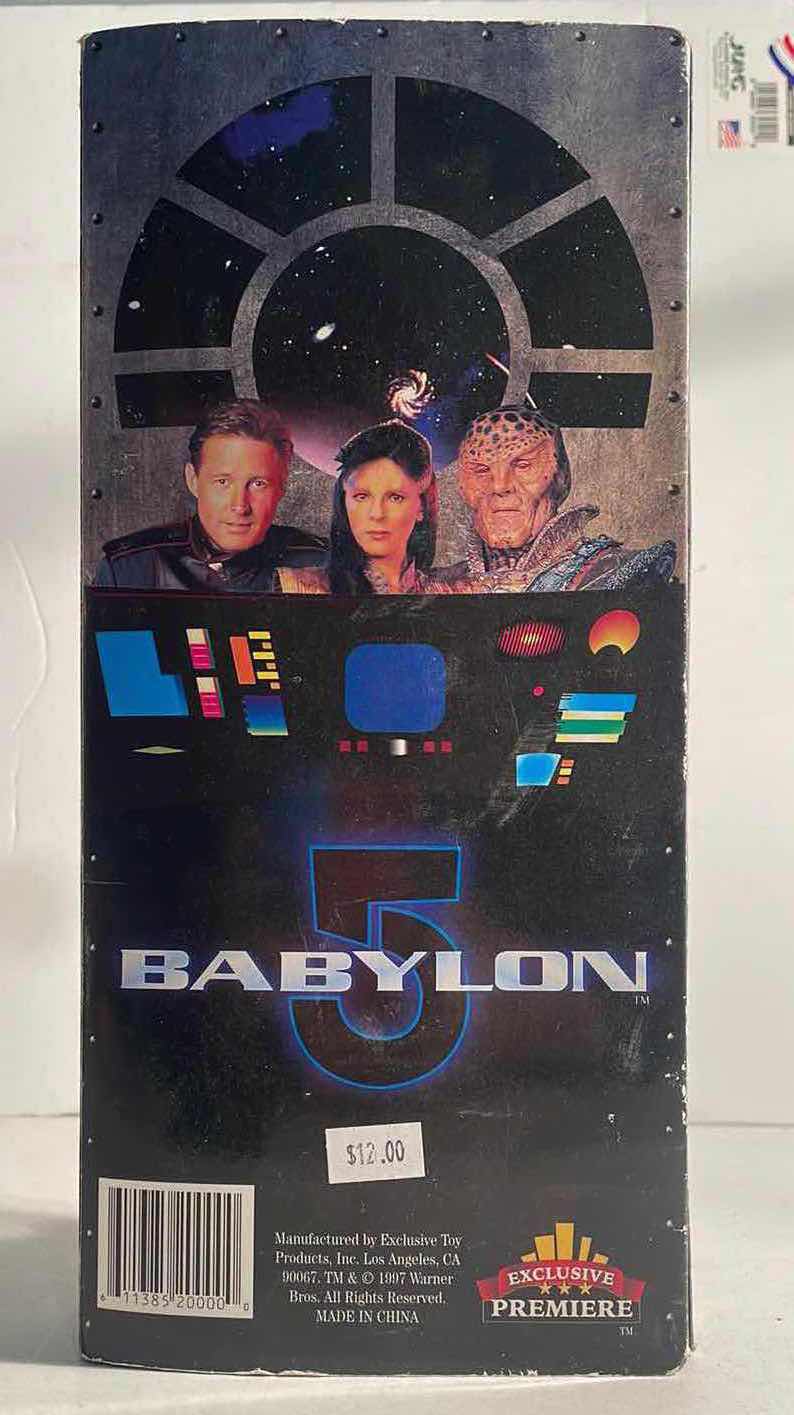 Photo 3 of NIB BABYLON 5 “CAPTAIN JOHN SHERIDAN” ACTION FIGURE EXCLUSIVE PREMIERE LIMITED EDITION 1 OF 12000 RETAIL PRICE $25.99