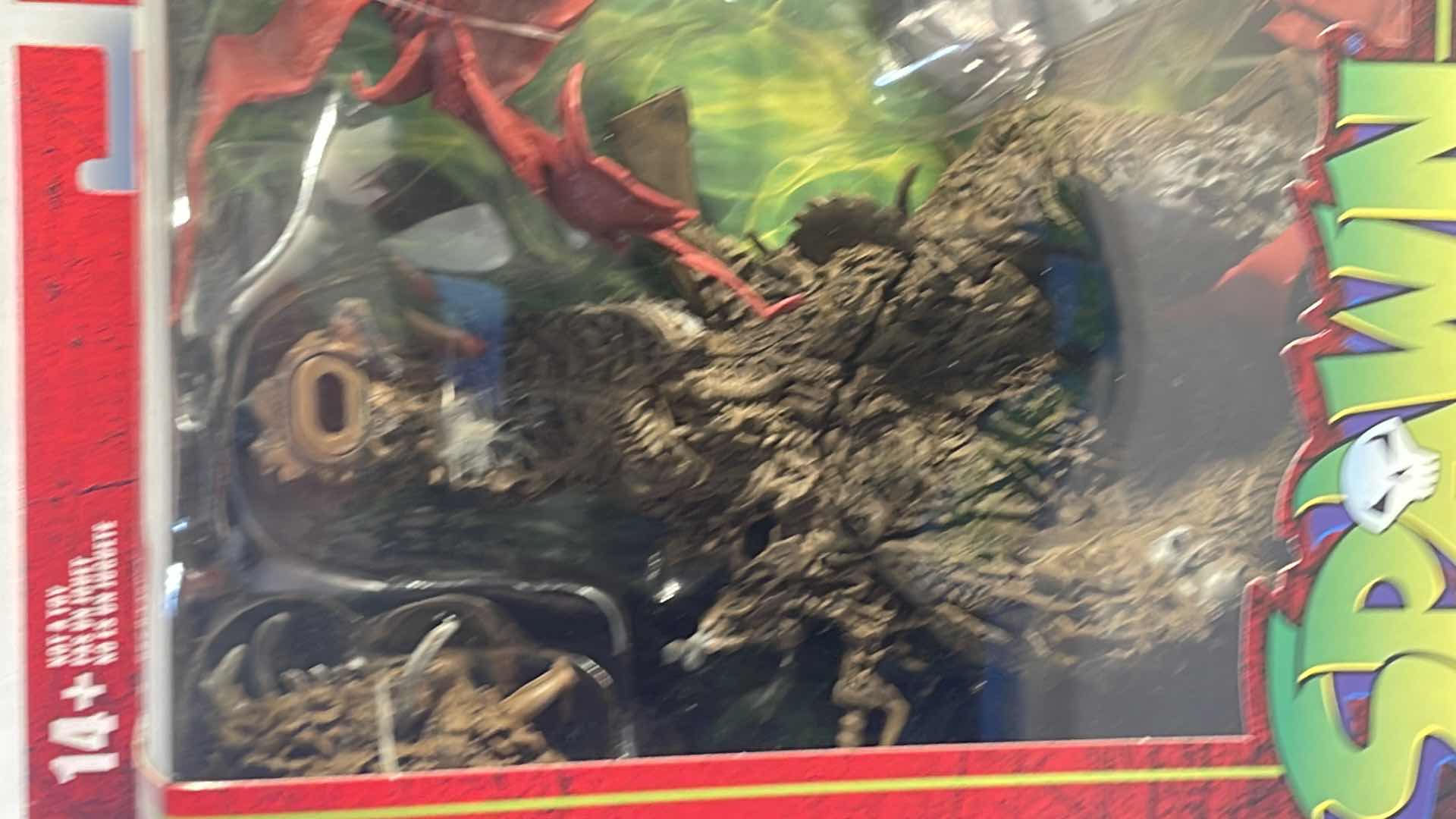 Photo 3 of NIB SPAWN (WITH THRONE) ACTION FIGURE AND ACCESSORIES, MCFARLANE TOYS - RETAIL PRICE $49.95