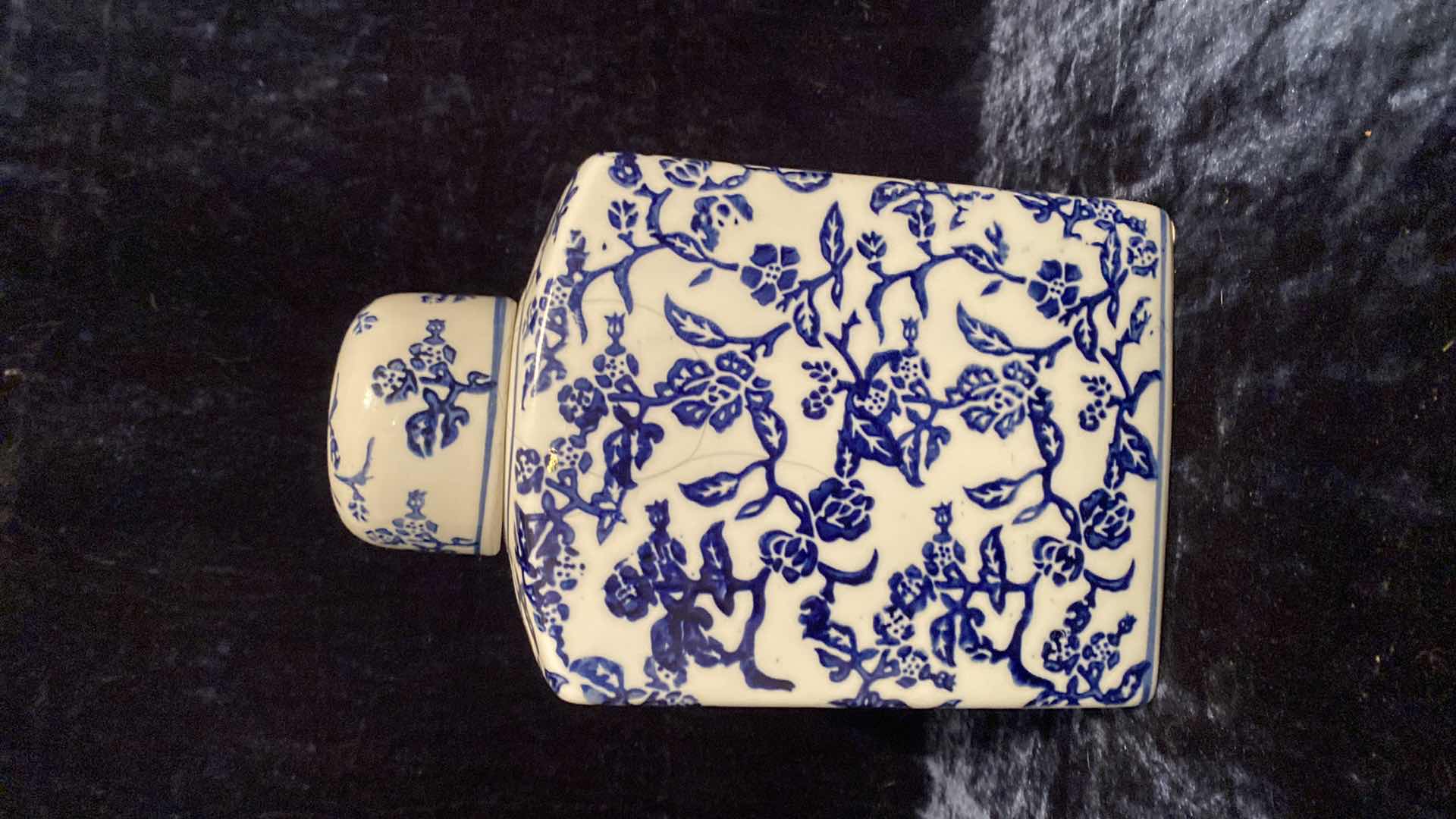 Photo 2 of BLUE AND WHITE PORCELAIN JAR