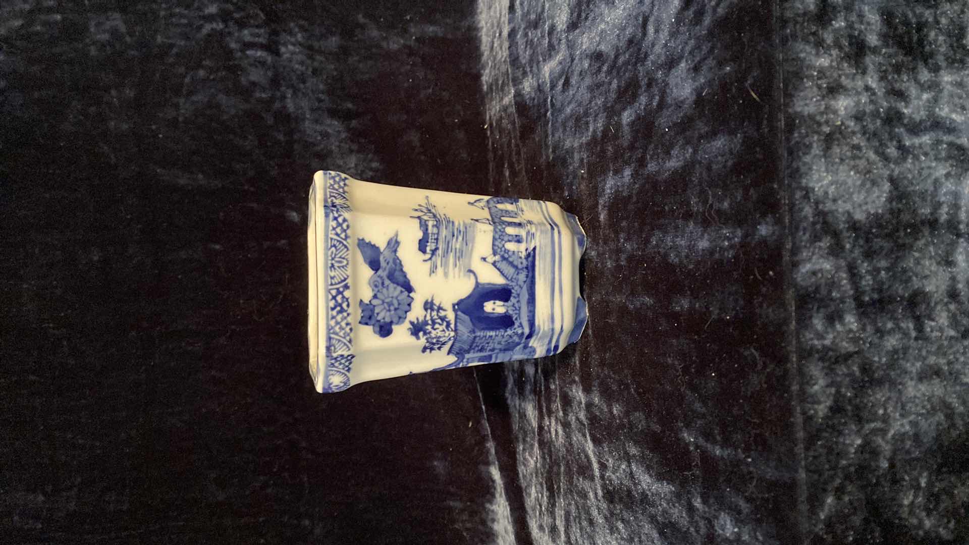 Photo 3 of BLUE AND WHITE PORCELAIN VASE