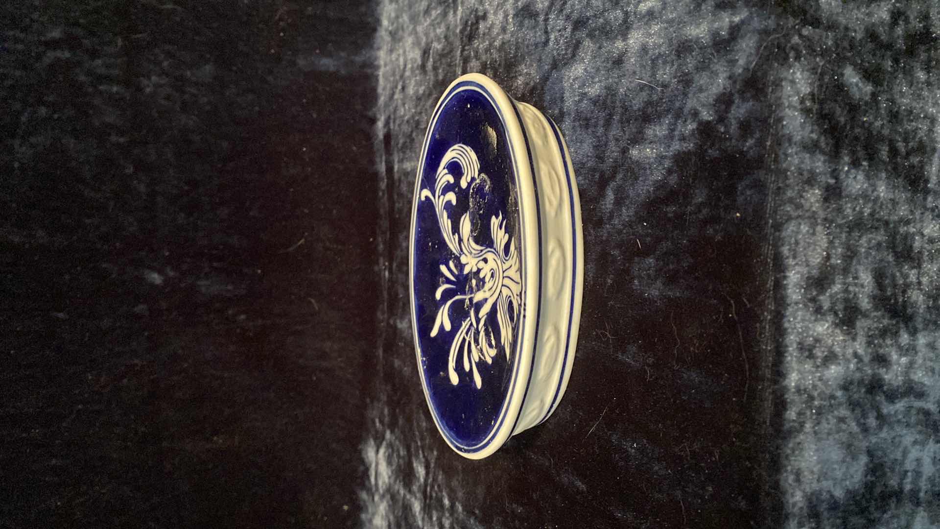 Photo 3 of BLUE AND WHITE PORCELAIN SOAP DISH