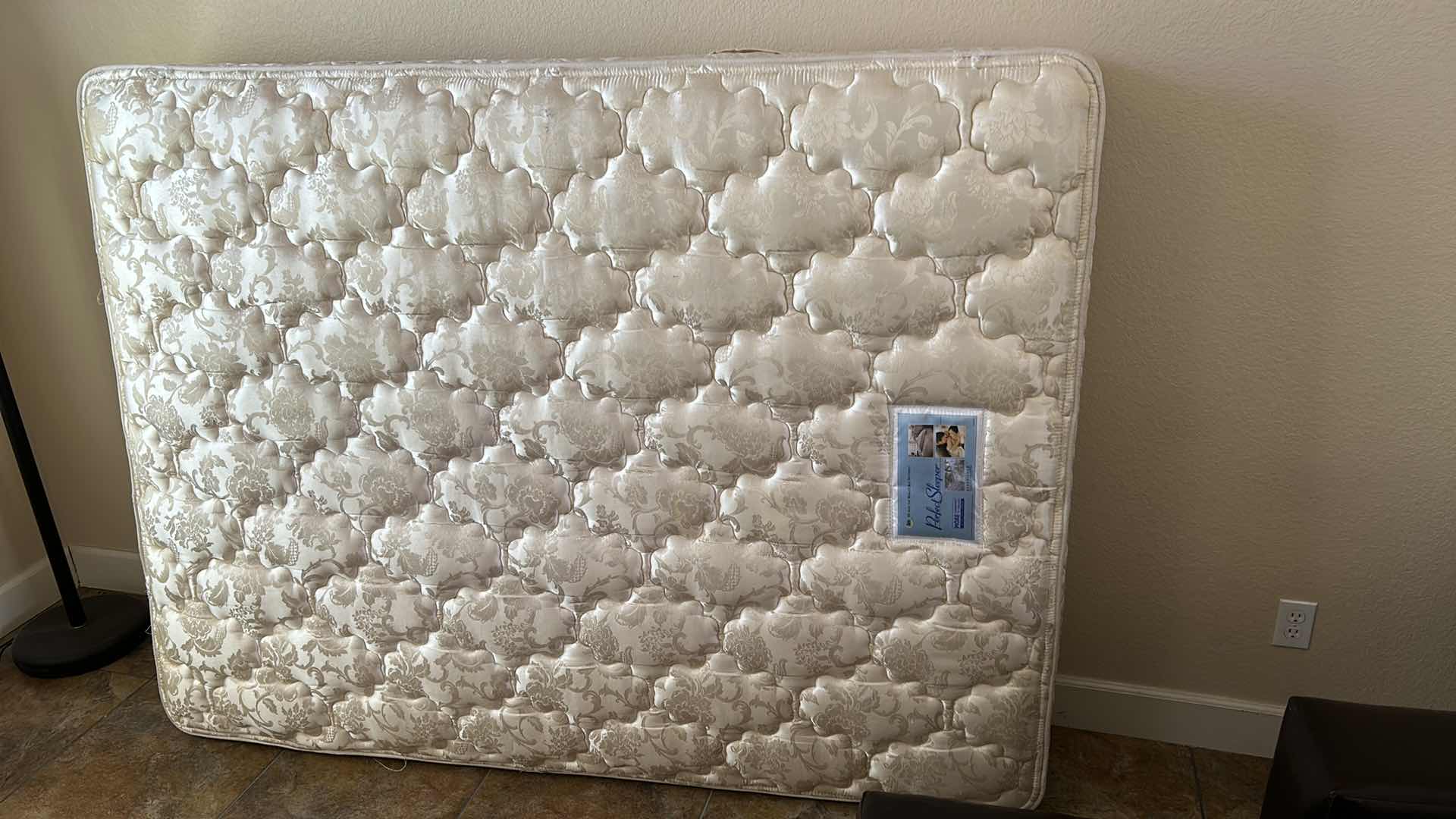 Photo 1 of SERTA  PERFECT SLEEPER QUEEN SIZE MATTRESS