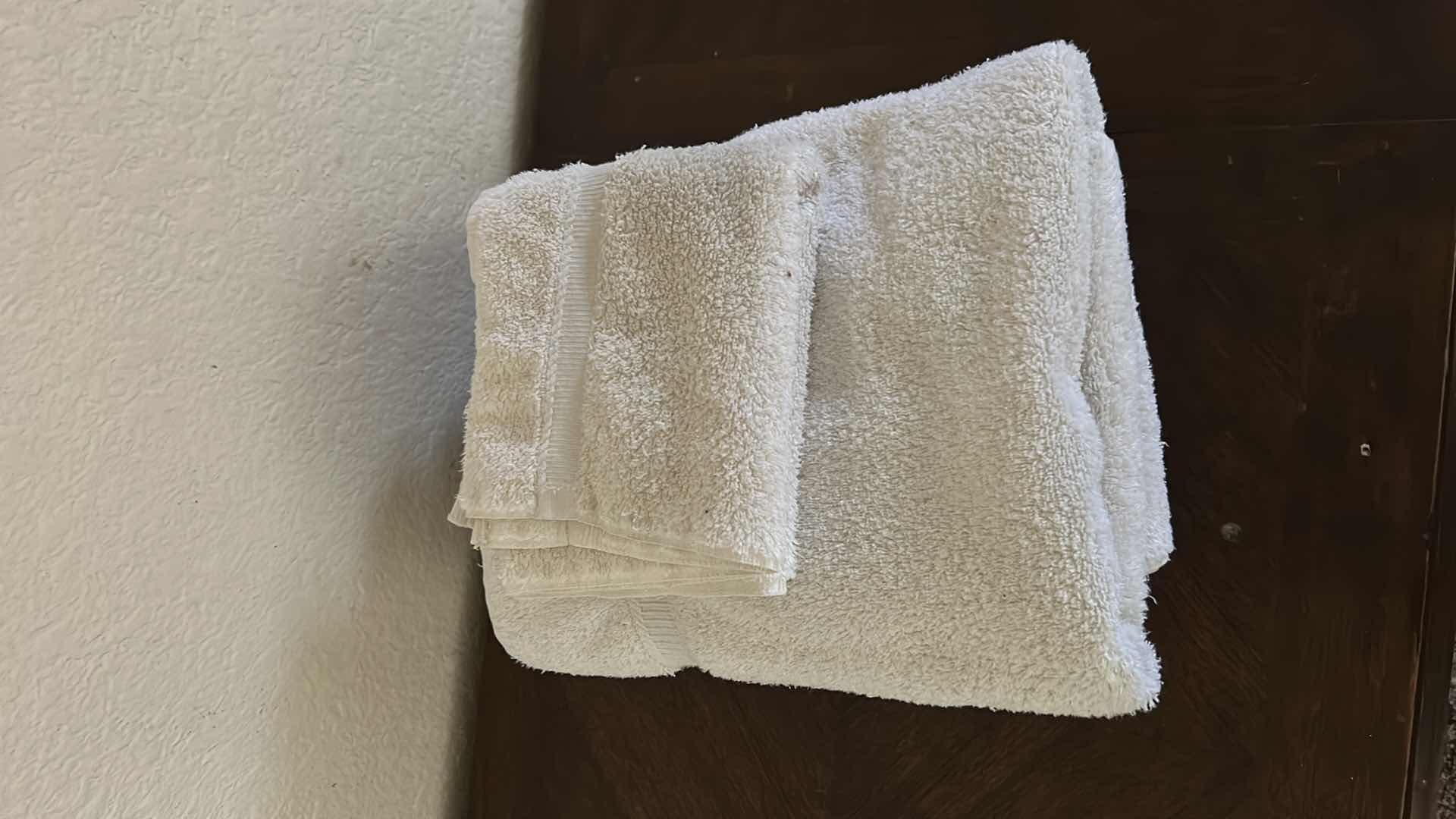 Photo 4 of TOWEL SET