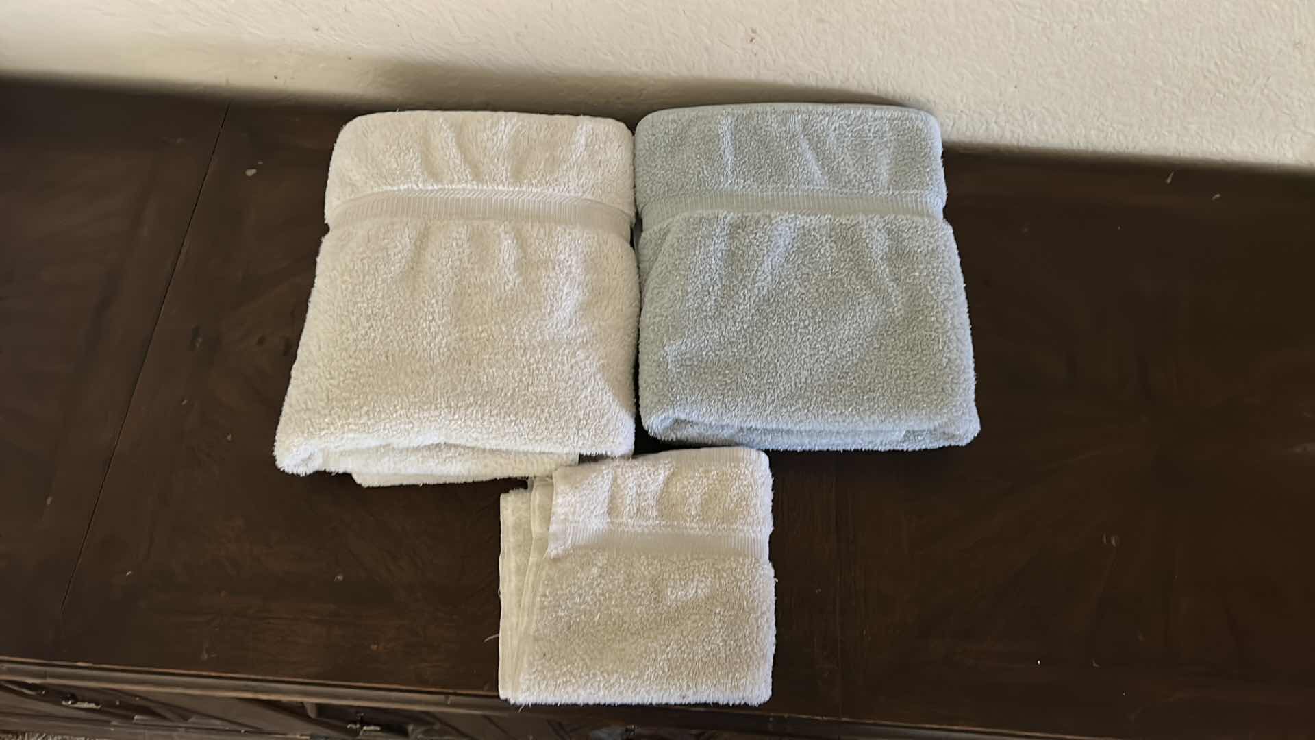 Photo 6 of TOWEL SET