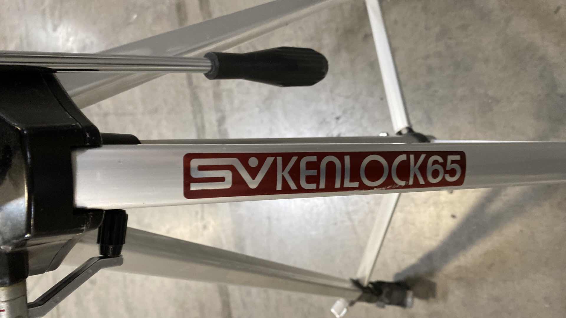 Photo 2 of SVKENLOCK 65 TRIPOD WITH WHEELS