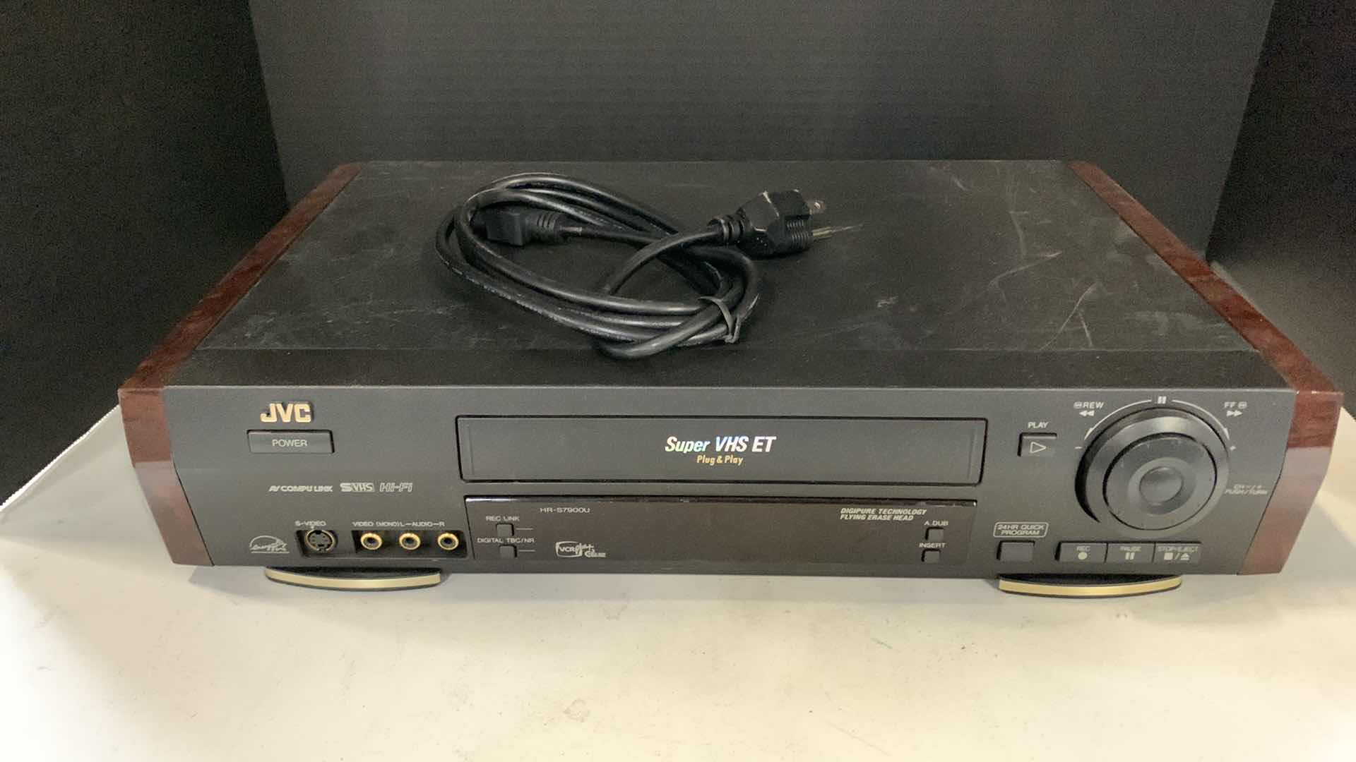 Photo 1 of JVC SUPER VHS ET PLUG & PLAY