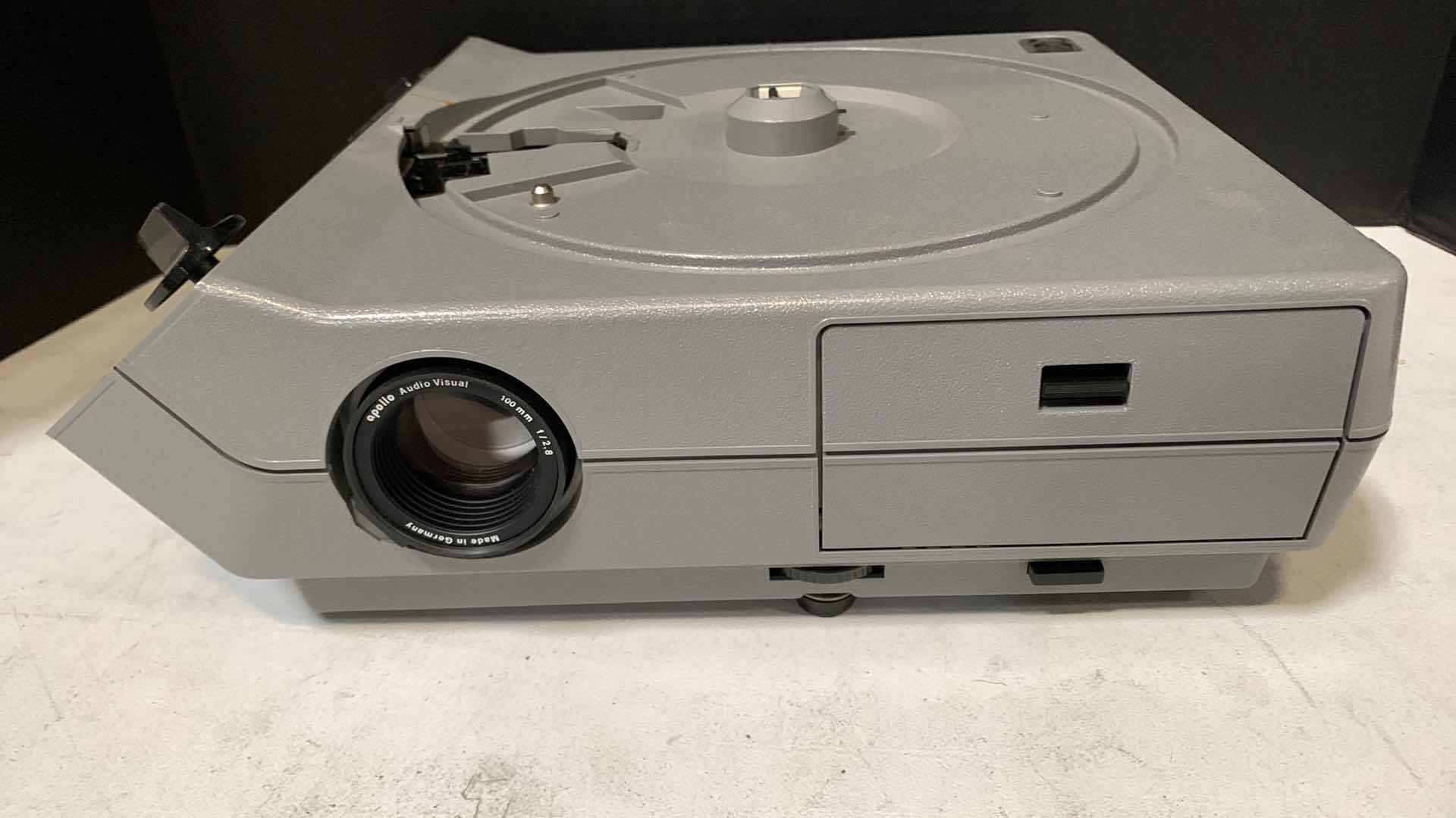 Photo 4 of KODAK EKTAGTAPHIC III SLIDE PROJECTOR