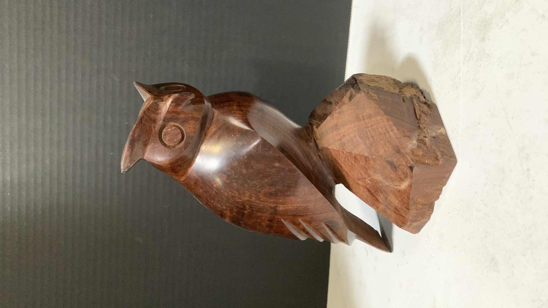 Photo 1 of SOLID WOOD OWL CARVING H8.5”