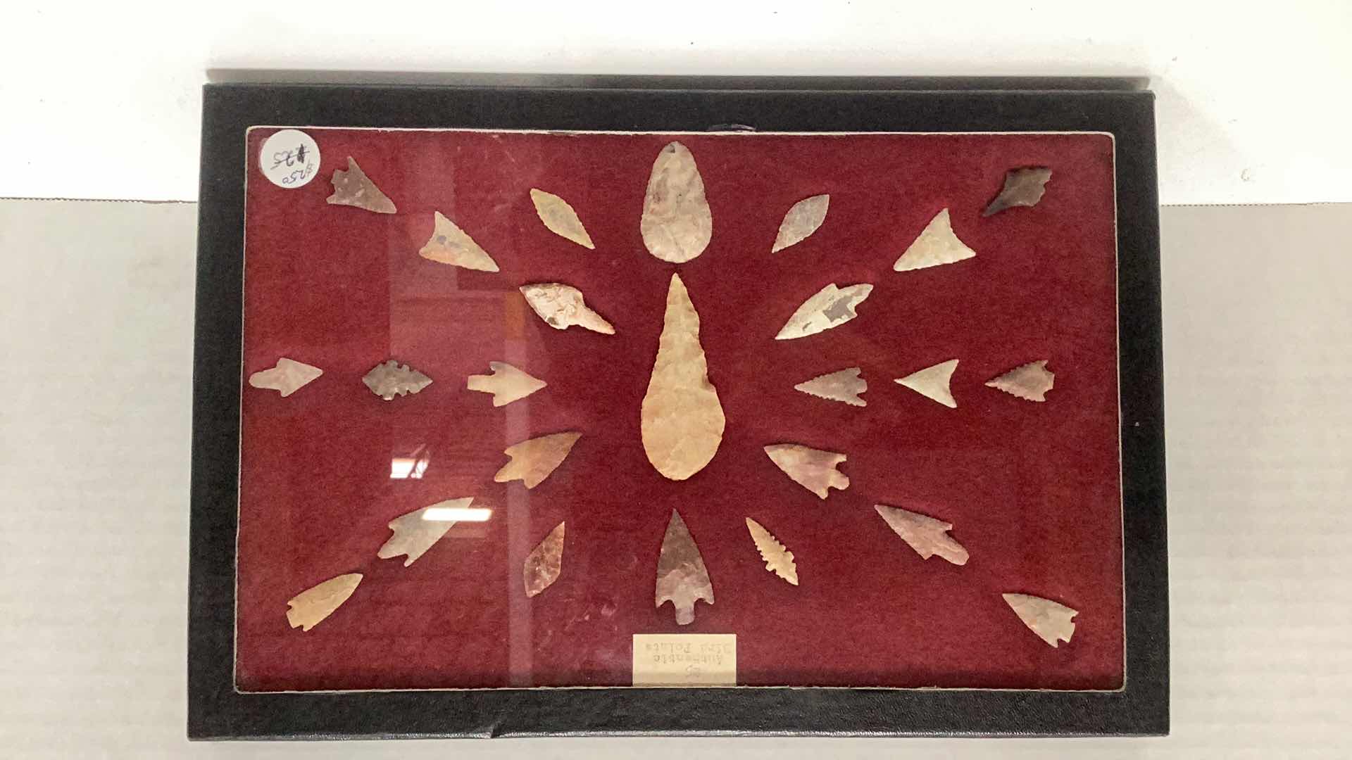 Photo 1 of VINTAGE AUTHENTIC BIRD POINT ARROWHEADS CASE 12” X 9”