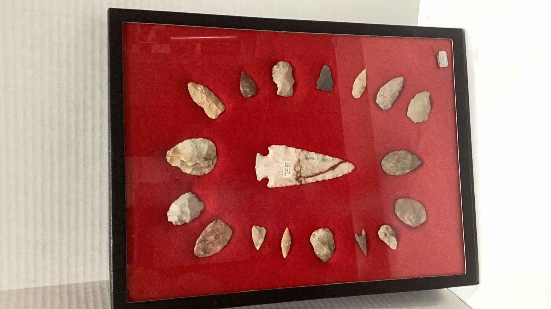 Photo 1 of AMERICAN INDIAN OHIO VALLEY FLINT ARROWHEADS CASE 16”X 12”