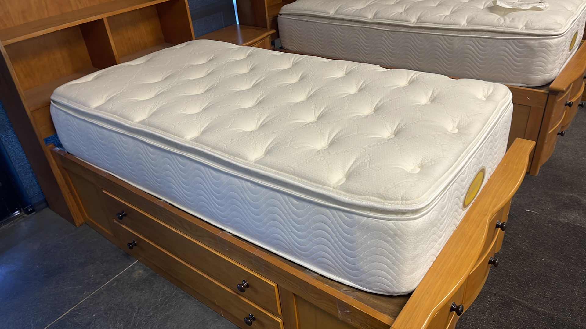 Photo 5 of SIMMONS BEAUTYREST WORLD CLASS MATTRESS WAS FACTORY SEALED BEFORE PICTURES(BED SOLD SEPARATELY)