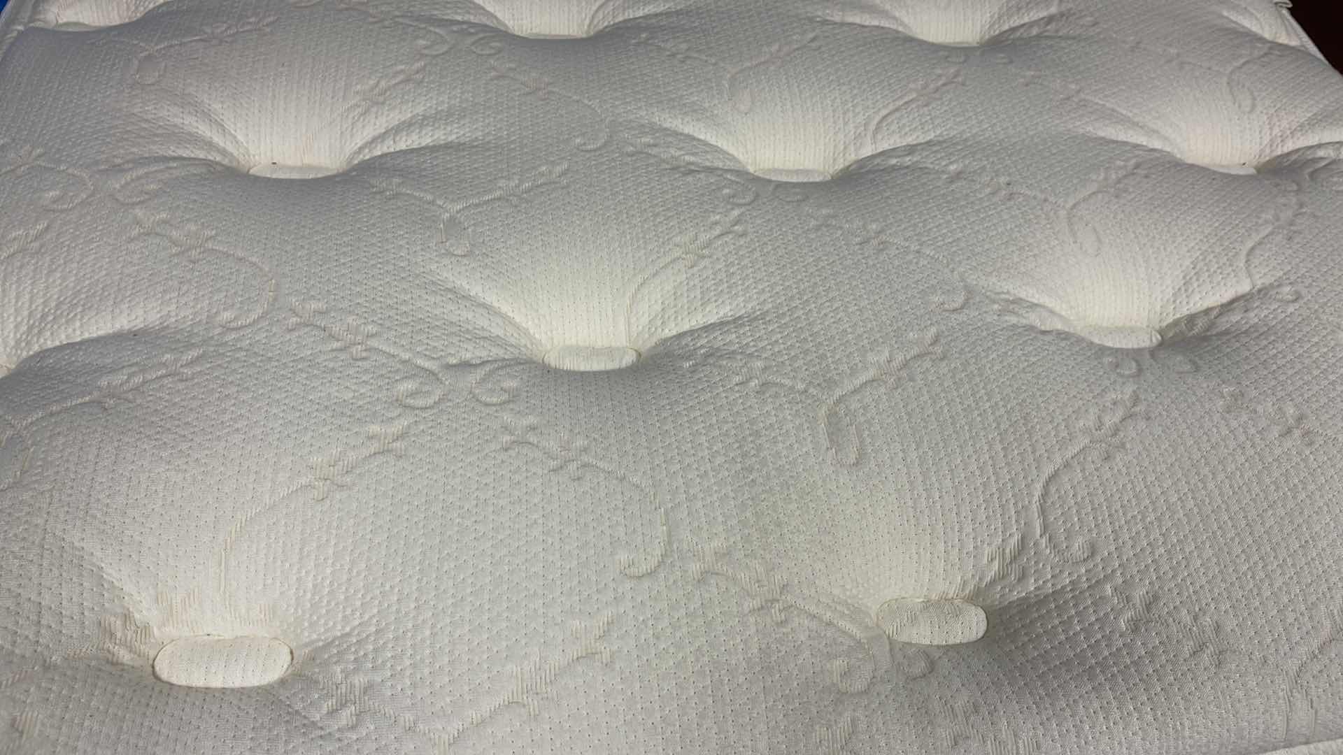 Photo 4 of SIMMONS BEAUTYREST WORLD CLASS MATTRESS WAS FACTORY SEALED BEFORE PICTURES(BED SOLD SEPARATELY)