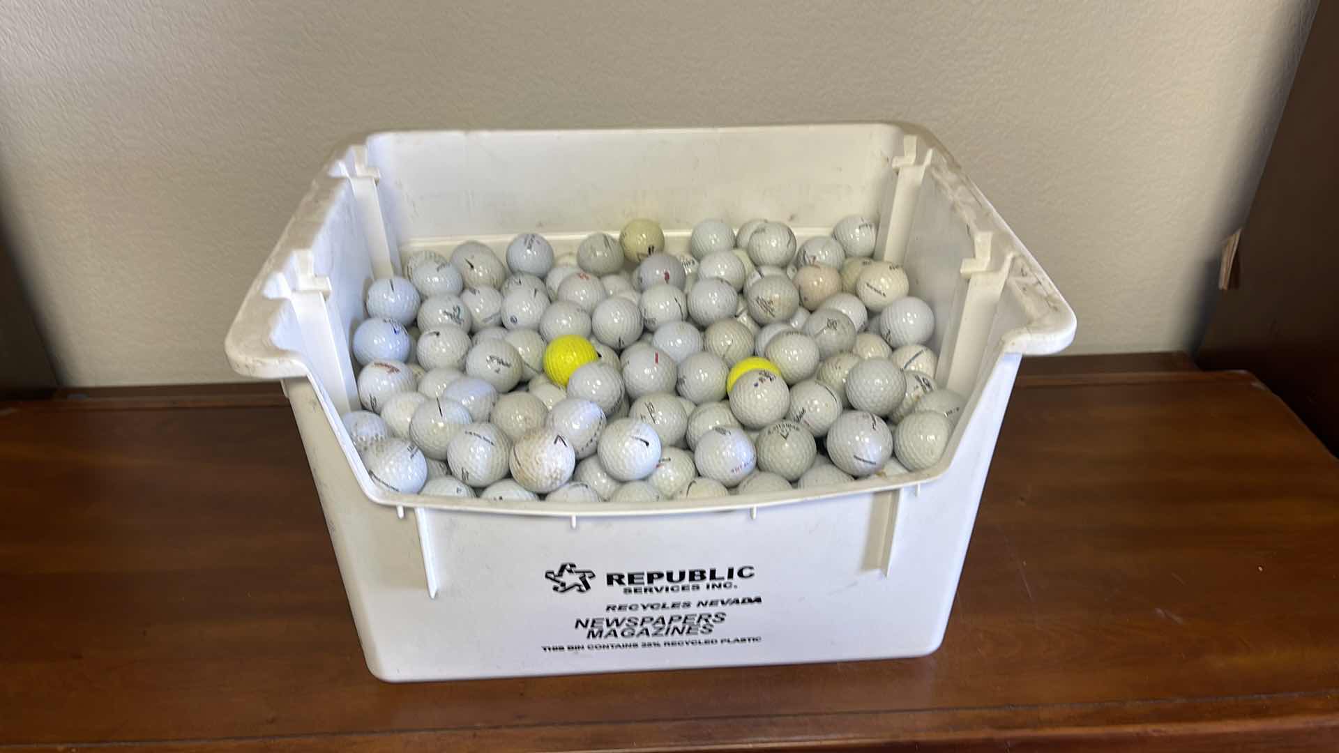 Photo 1 of TOTE OF GOLF BALLS