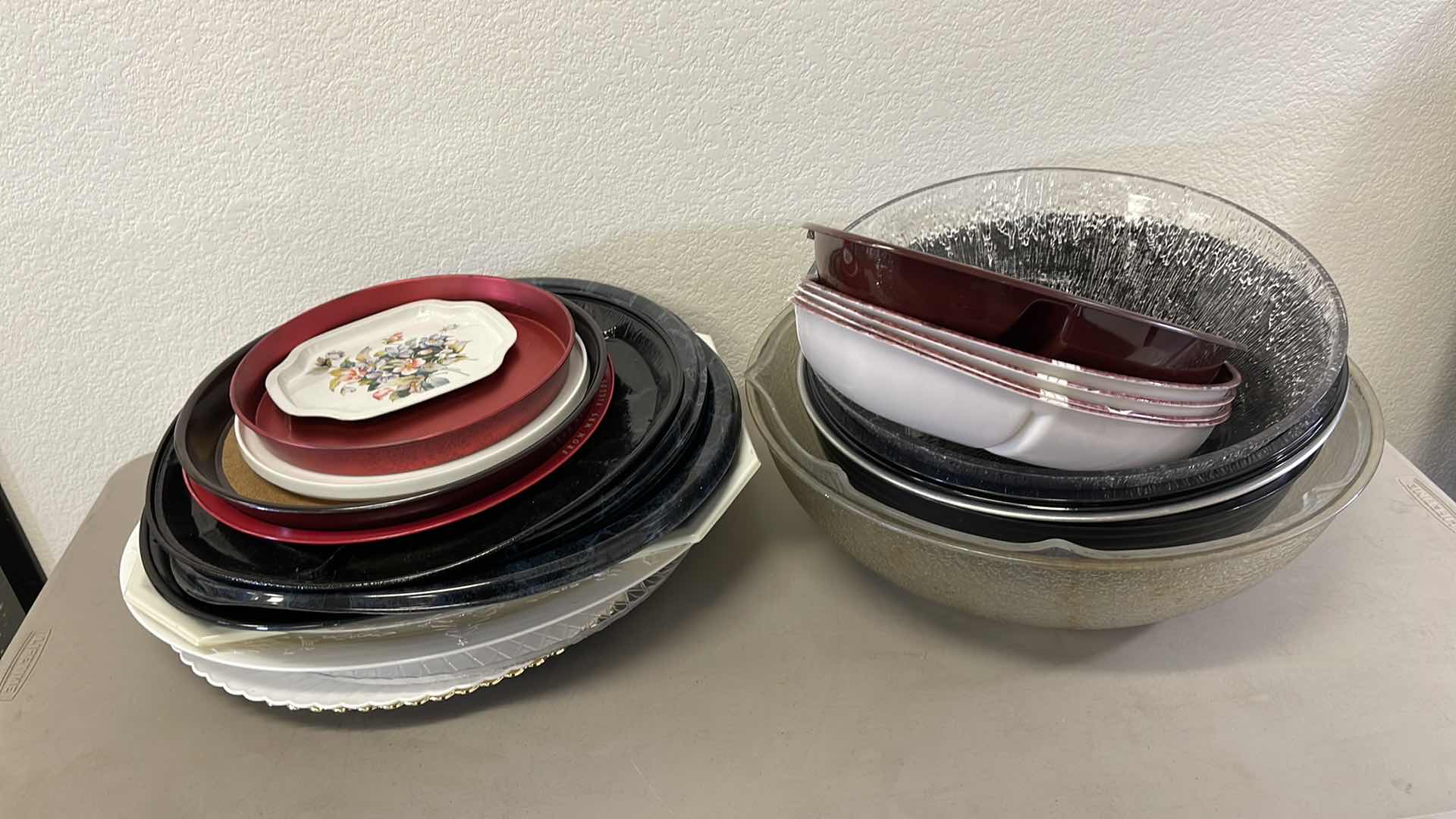 Photo 1 of PLASTIC BOWLS & TRAYS