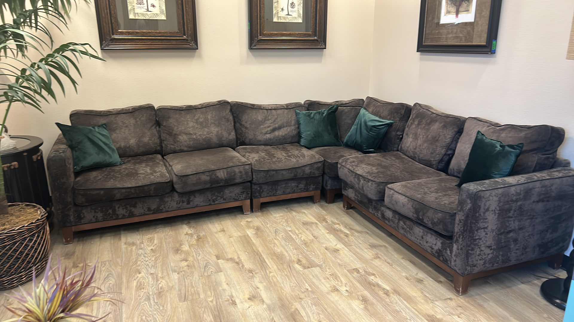 Photo 9 of J RAYMOND COLLECTION BROWN 4 PIECE SECTIONAL WITH PILLOWS 10’ x 8’