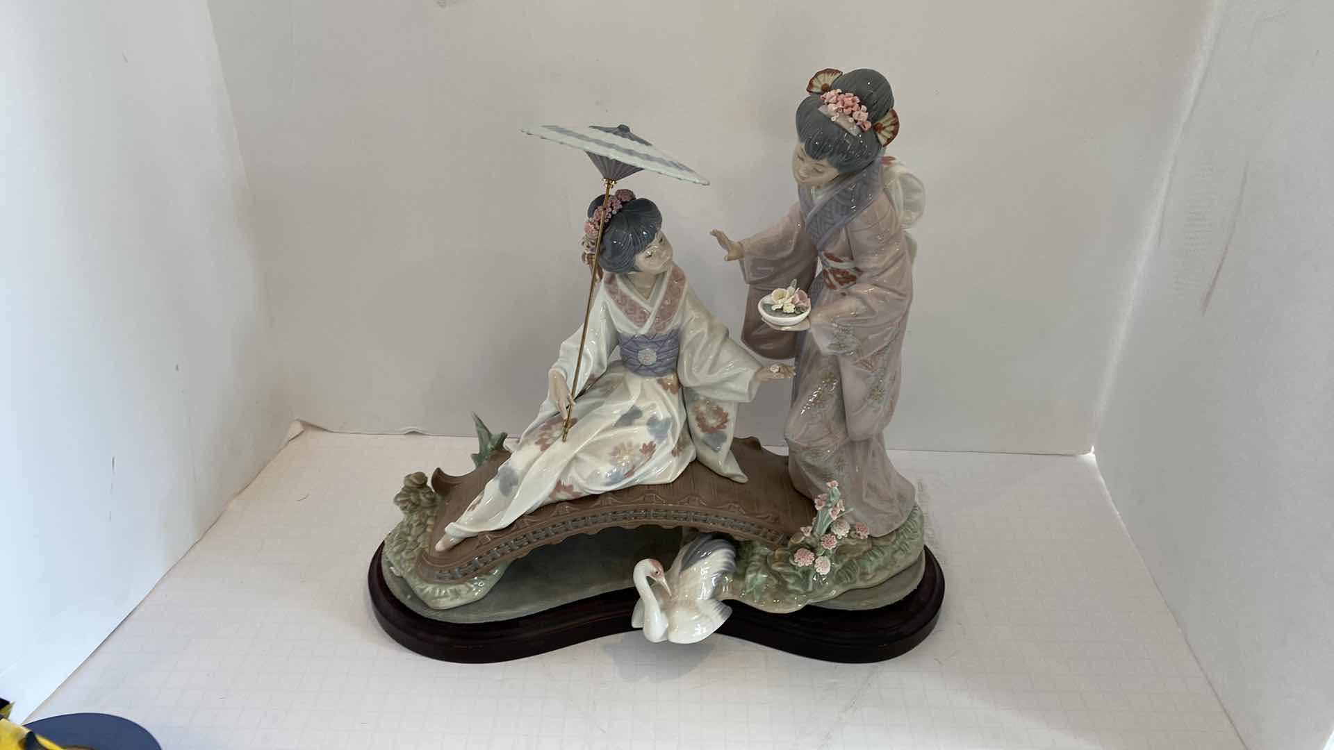 Photo 2 of SIGNED RARE VINTAGE LLADRO "SPRINGTIME IN JAPAN" SIGNED 1445 FIGURINE 14” X 12”