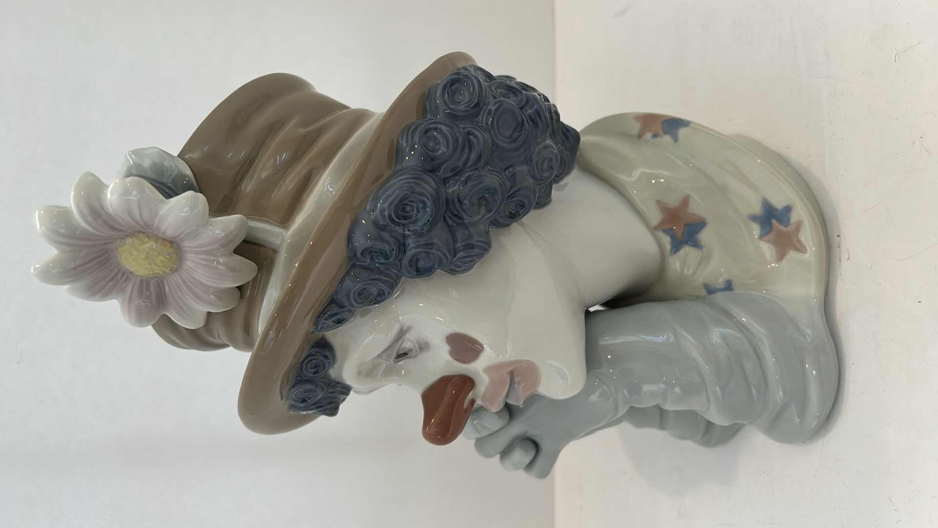 Photo 4 of RARE LLADRO "CLOWN MELANCHOLY" PORCELAIN FIGURINE H12"