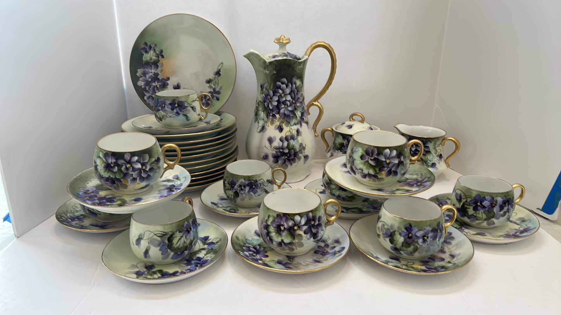 Photo 8 of 37 PCS-VINTAGE LEONARD VIENNA AUSTRIA "PUPRLE FLOWERS W GOLD LEAF" CHINA COFFEE SERVICE AND DESSERT PLATES 