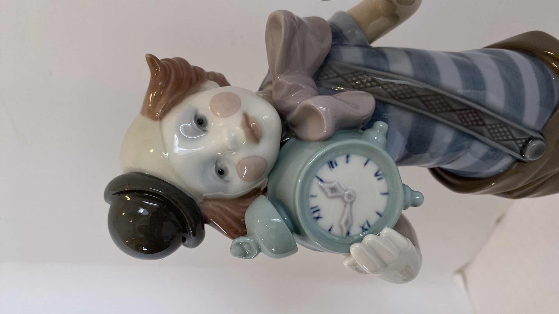 Photo 3 of VINTAGE LLADRO 5056 "CLOWN W ALARM CLOCK" FROM CLOWN CHILDREN PATTERN H12” 