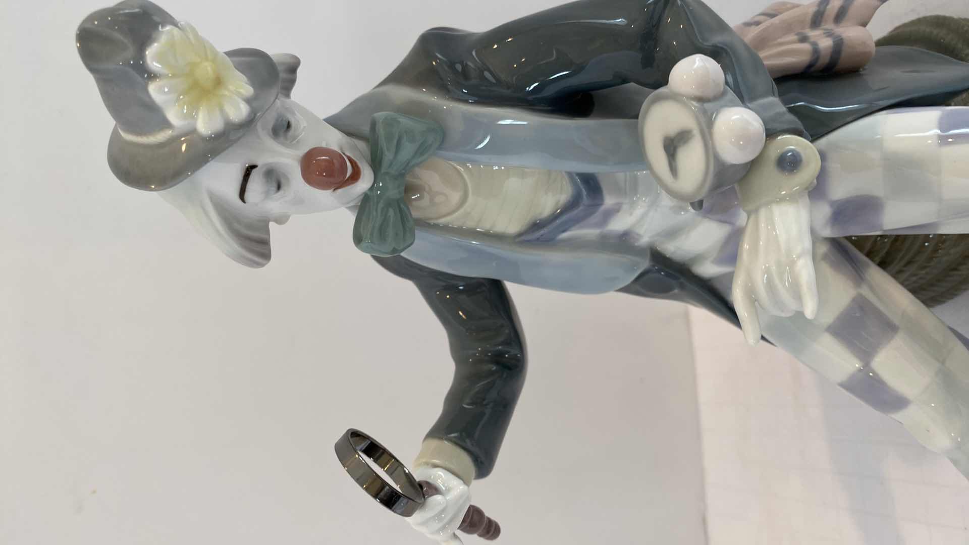 Photo 3 of VINTAGE LLADRO "CHECKING THE TIME" CLOWN FIGURINE 9.5”