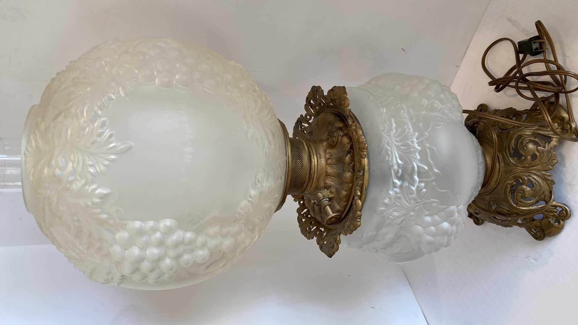 Photo 3 of ANTIQUE GRAPE GLASS TABLE LAMP H25”