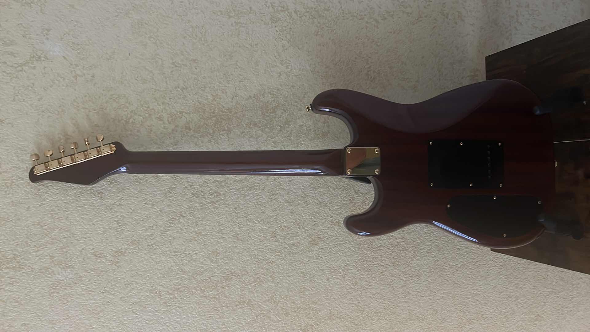 Photo 6 of GIGLIOTTI ELECTRIC GUITAR