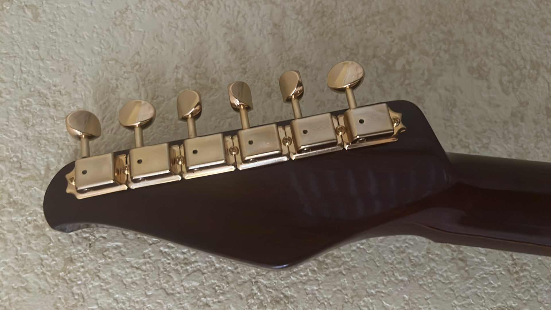 Photo 8 of GIGLIOTTI ELECTRIC GUITAR