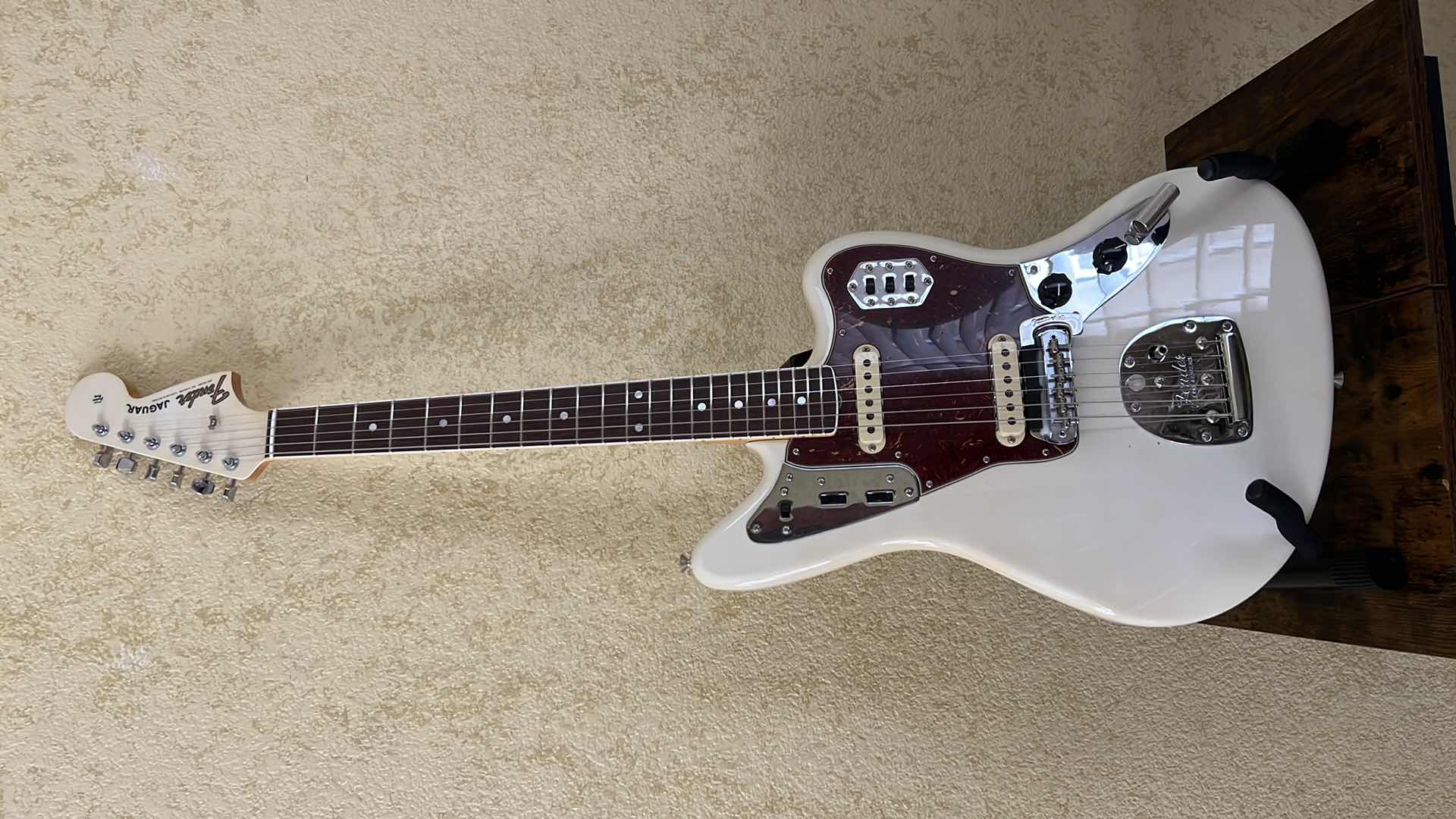 Photo 6 of FENDER CUSTOM SHOP '66 JAGUAR DELUXE CLASSIC ELECTRIC GUITAR AGED OLYMPIC WHITE (COA & ORIGINAL PAPERWORK INCLUDED)