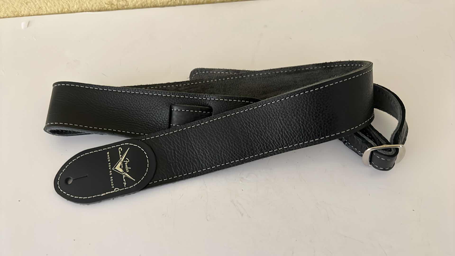 Photo 1 of FENDER BLACK LEATHER W SUEDE GUITAR STRAP