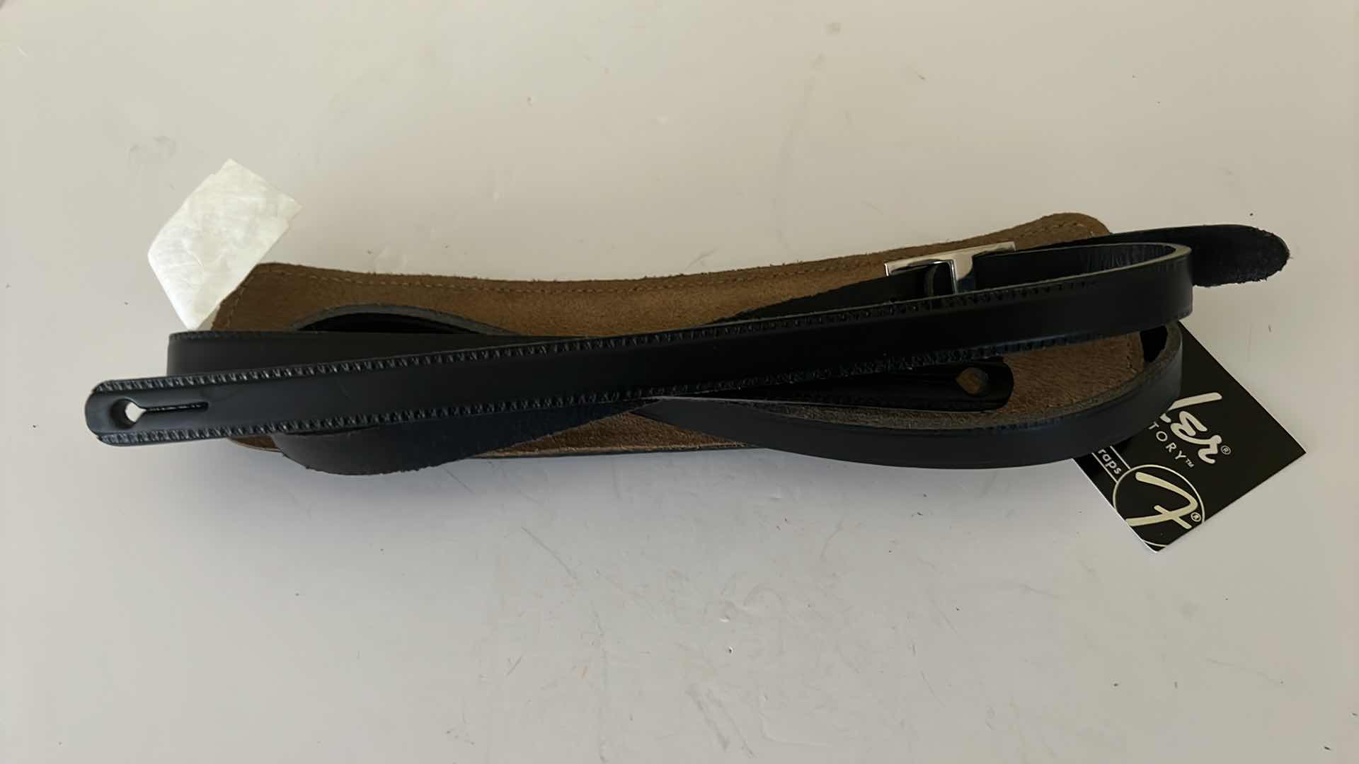 Photo 2 of FENDER BLACK LEATHER 
GUITAR STRAP