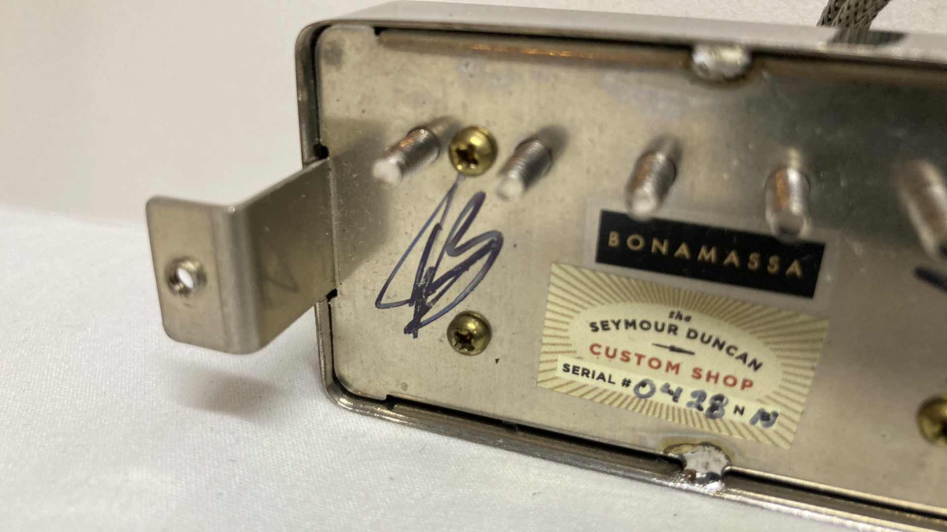 Photo 3 of SEYMOUR DUNCAN CUSTOM SHOP HUMBUCKER BONAMASSA AUTOGRAPHED BY JOE BONAMASSA W BOX & THUMB-DRIVE SERIAL # 0428