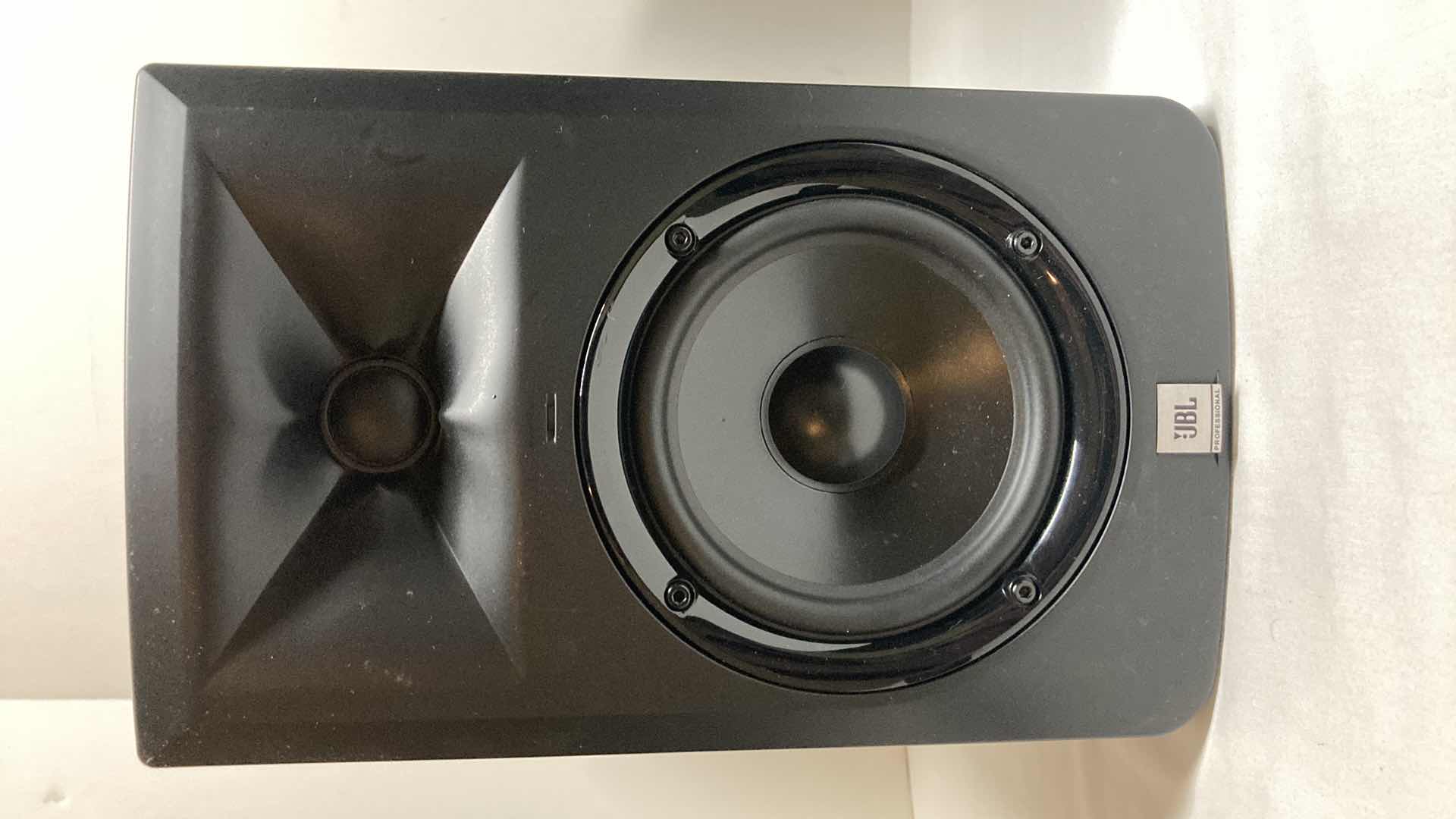 Photo 2 of JBL LINEAR SPATIAL REFERENCE BI-AMPLIFIED STUDIO MONITORS MODEL LSR305